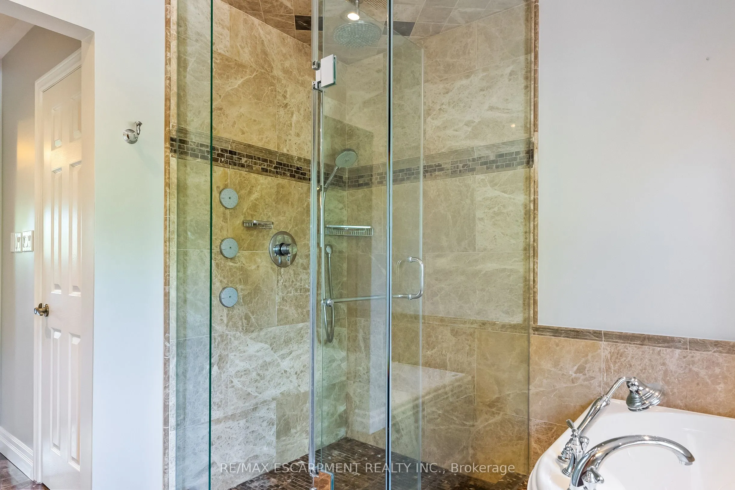 2421 Susquehanna Court