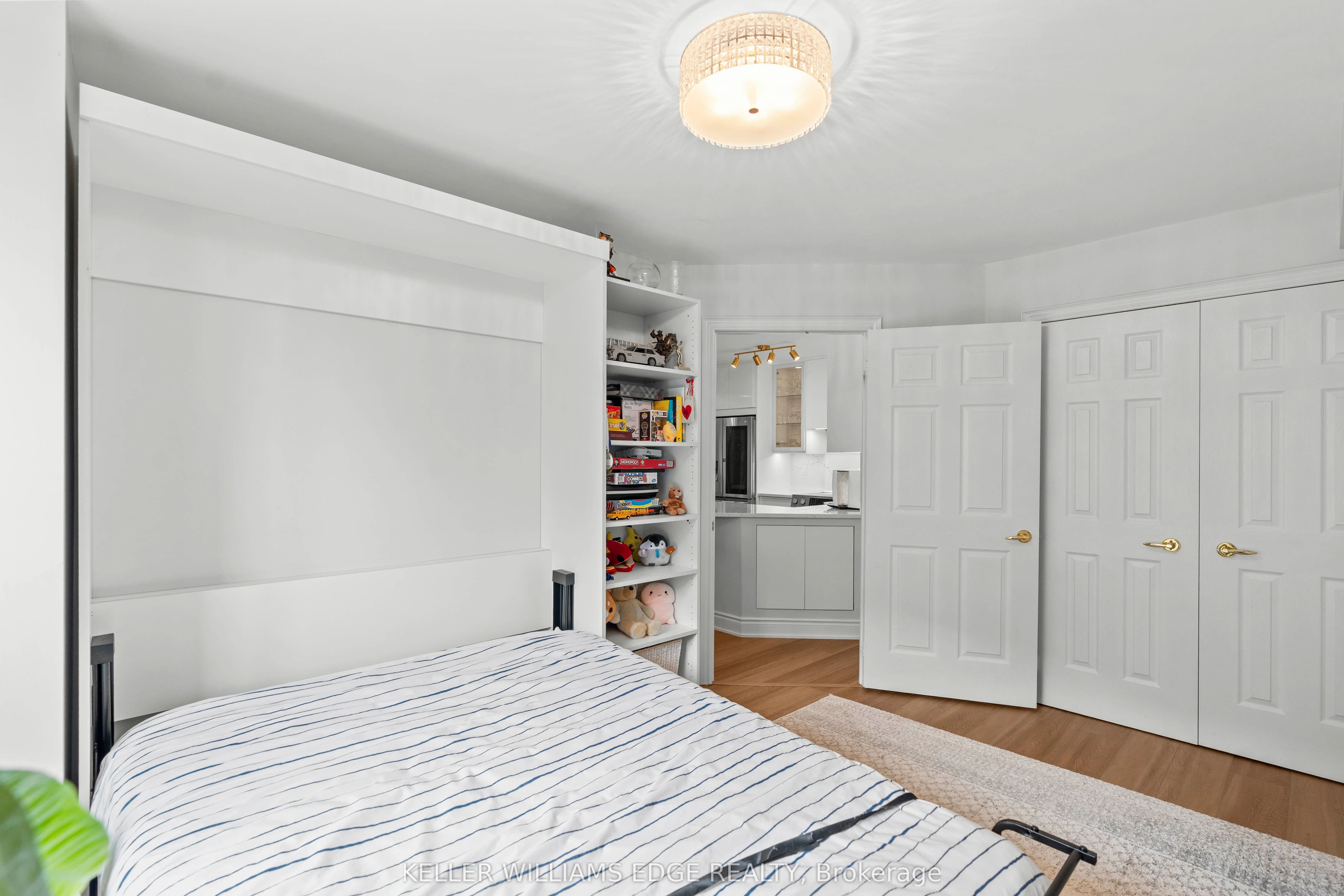 442 Maple Avenue, #401