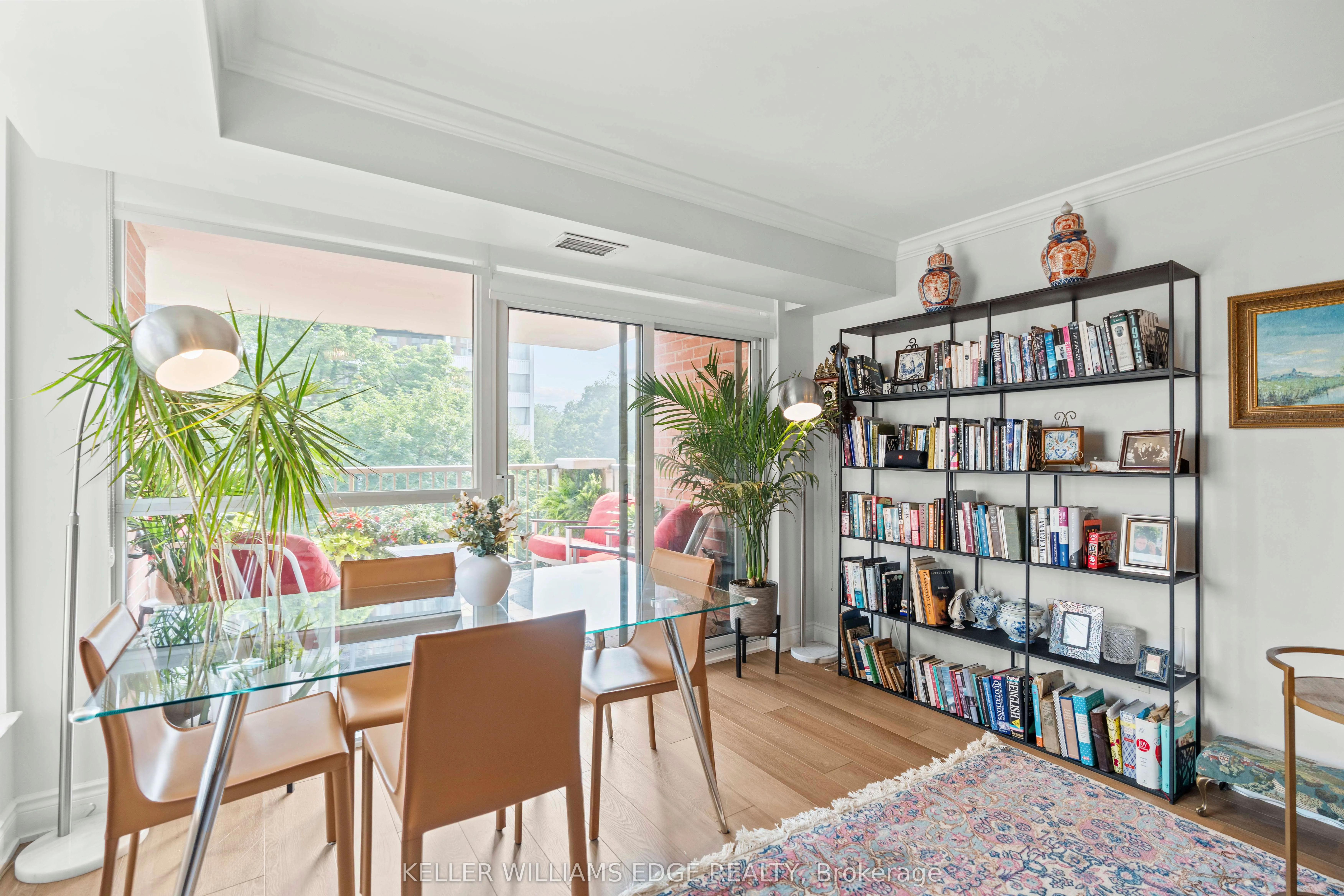 442 Maple Avenue, #401