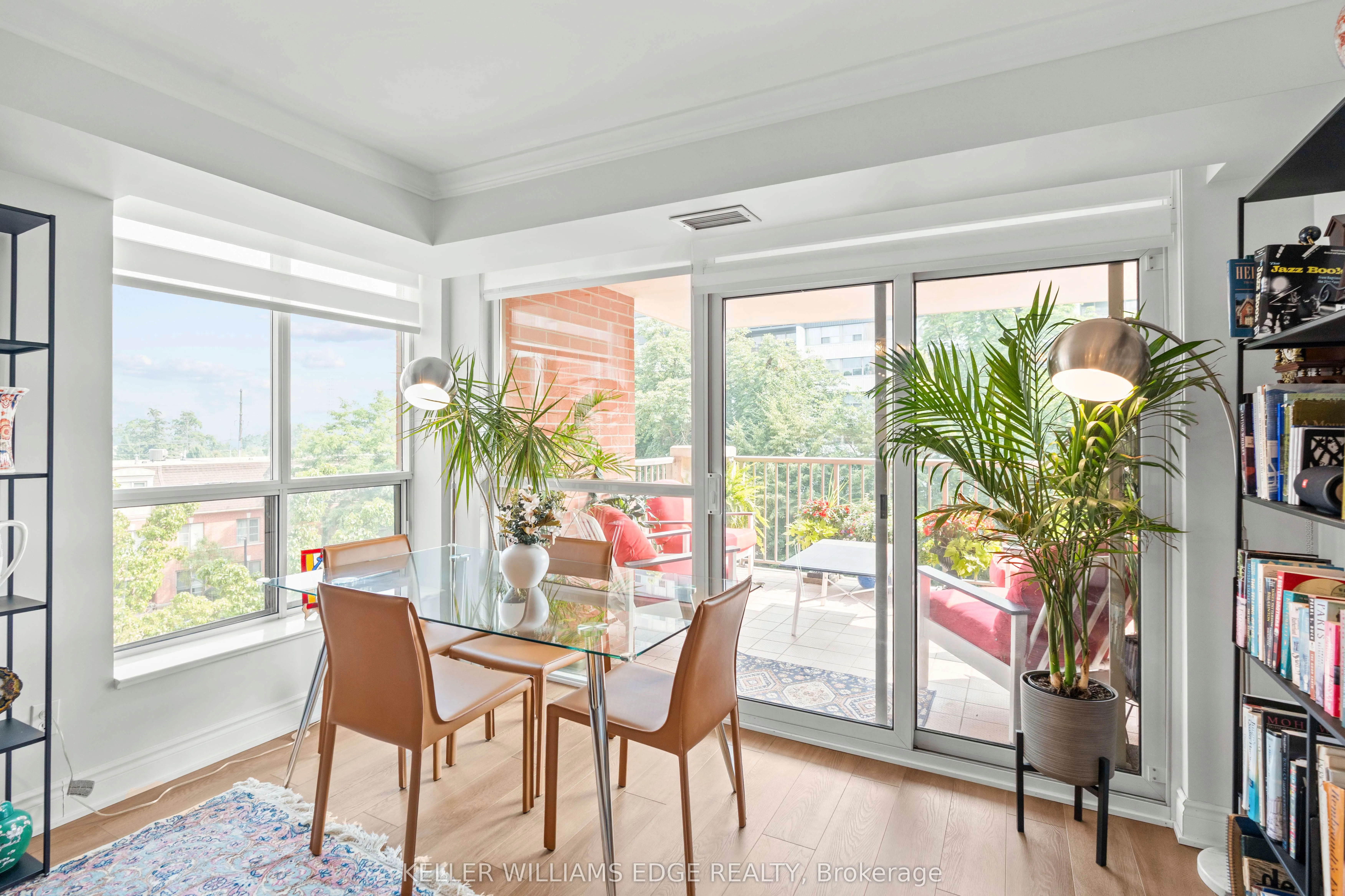 442 Maple Avenue, #401