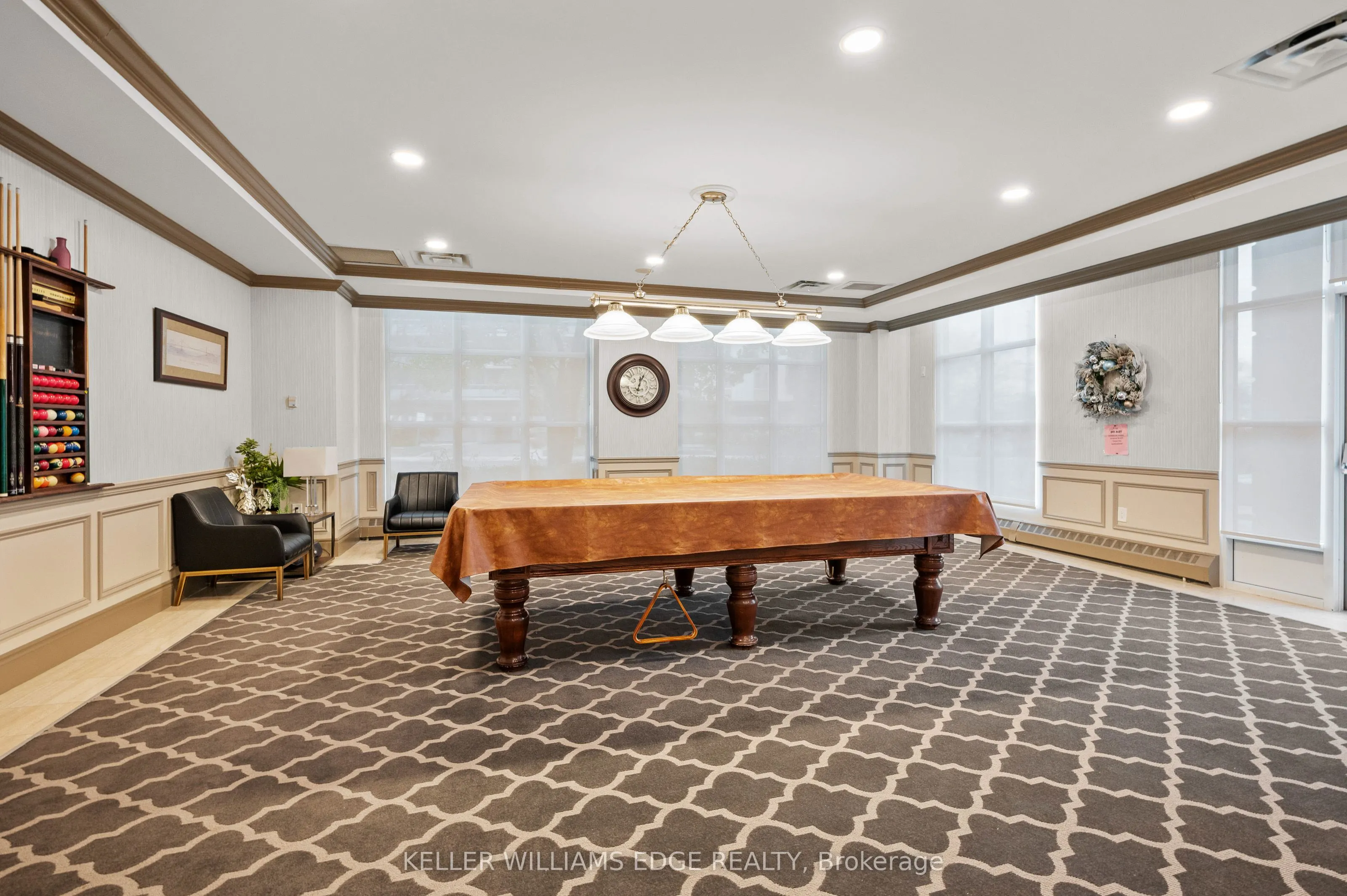 442 Maple Avenue, #401