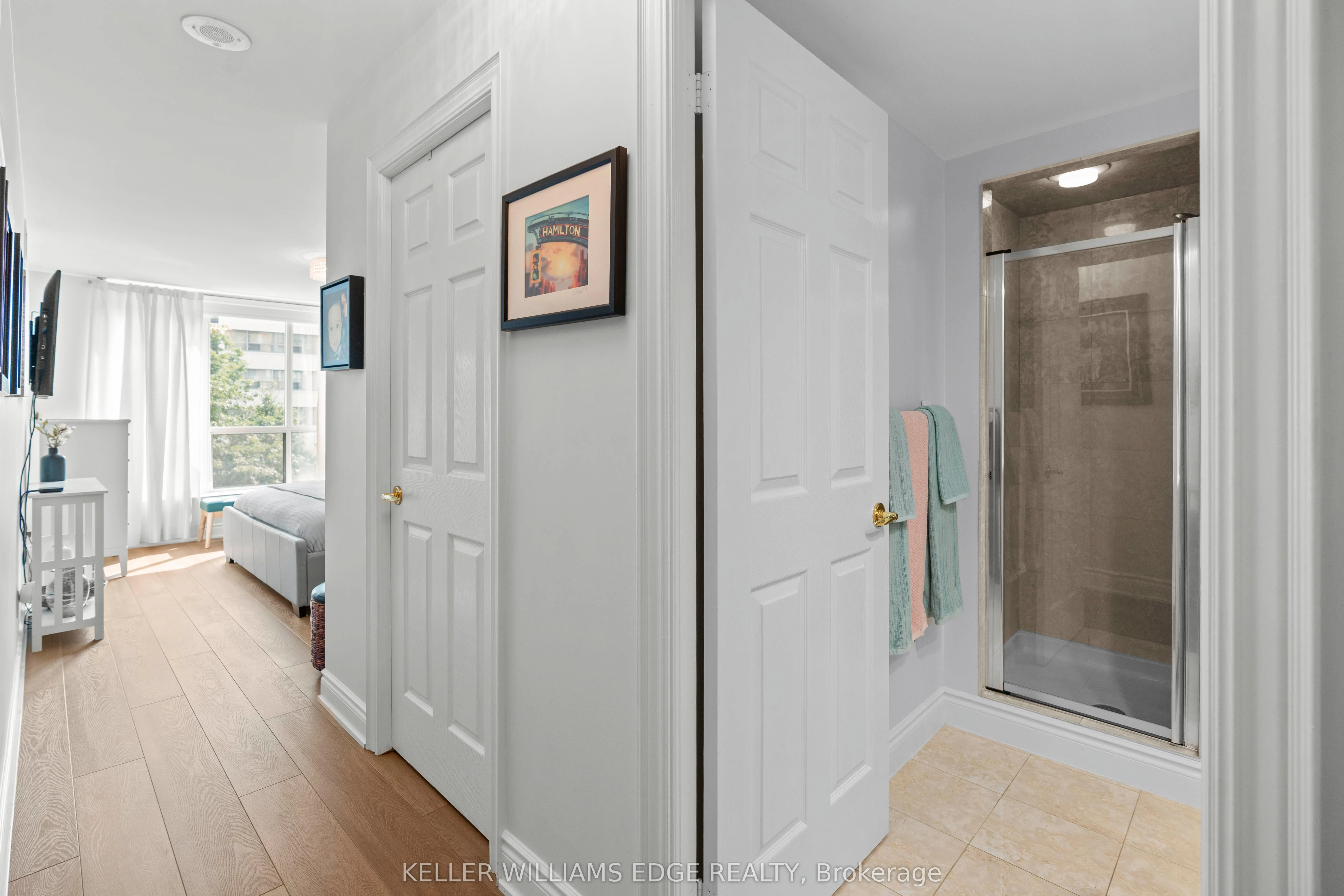 442 Maple Avenue, #401