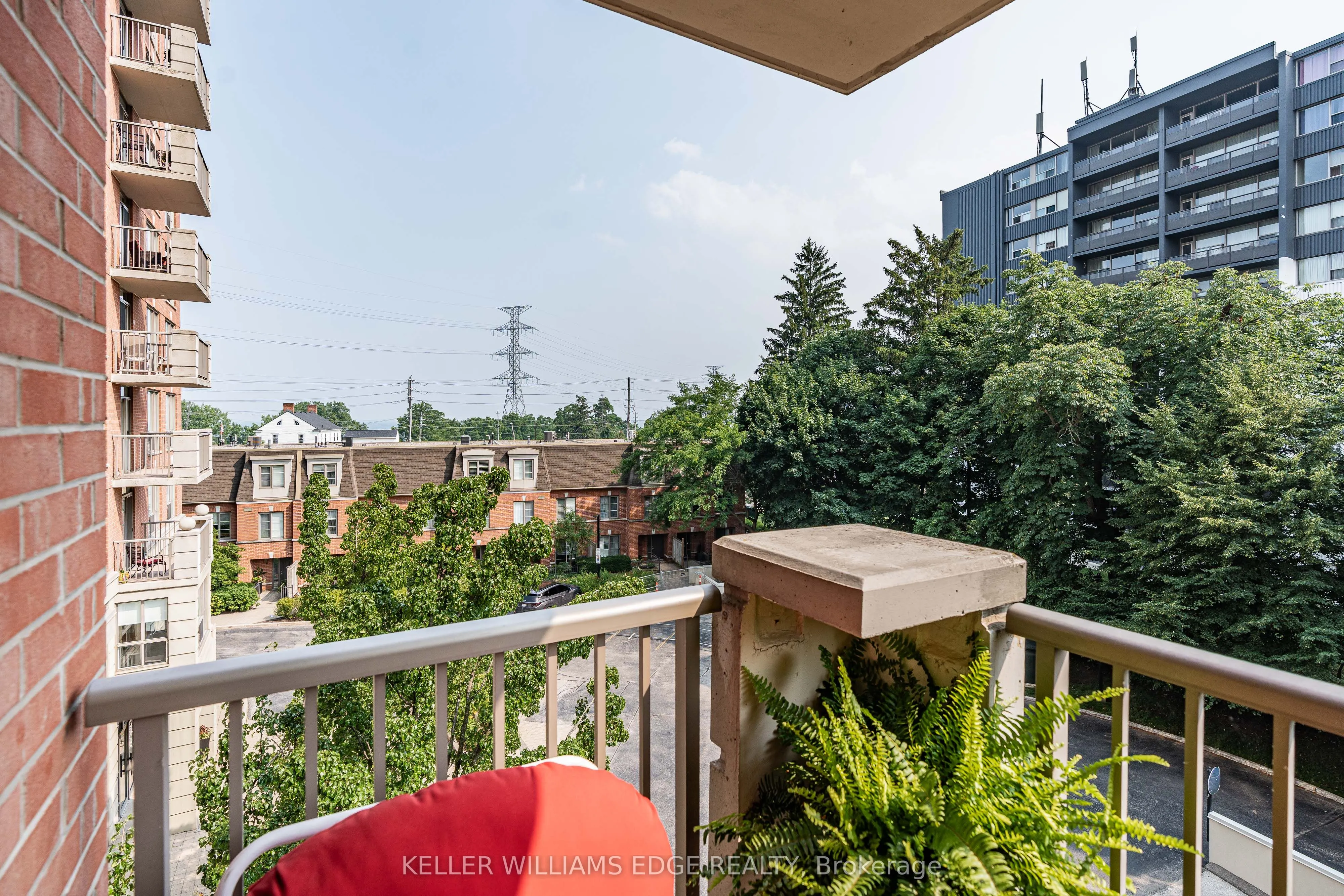 442 Maple Avenue, #401