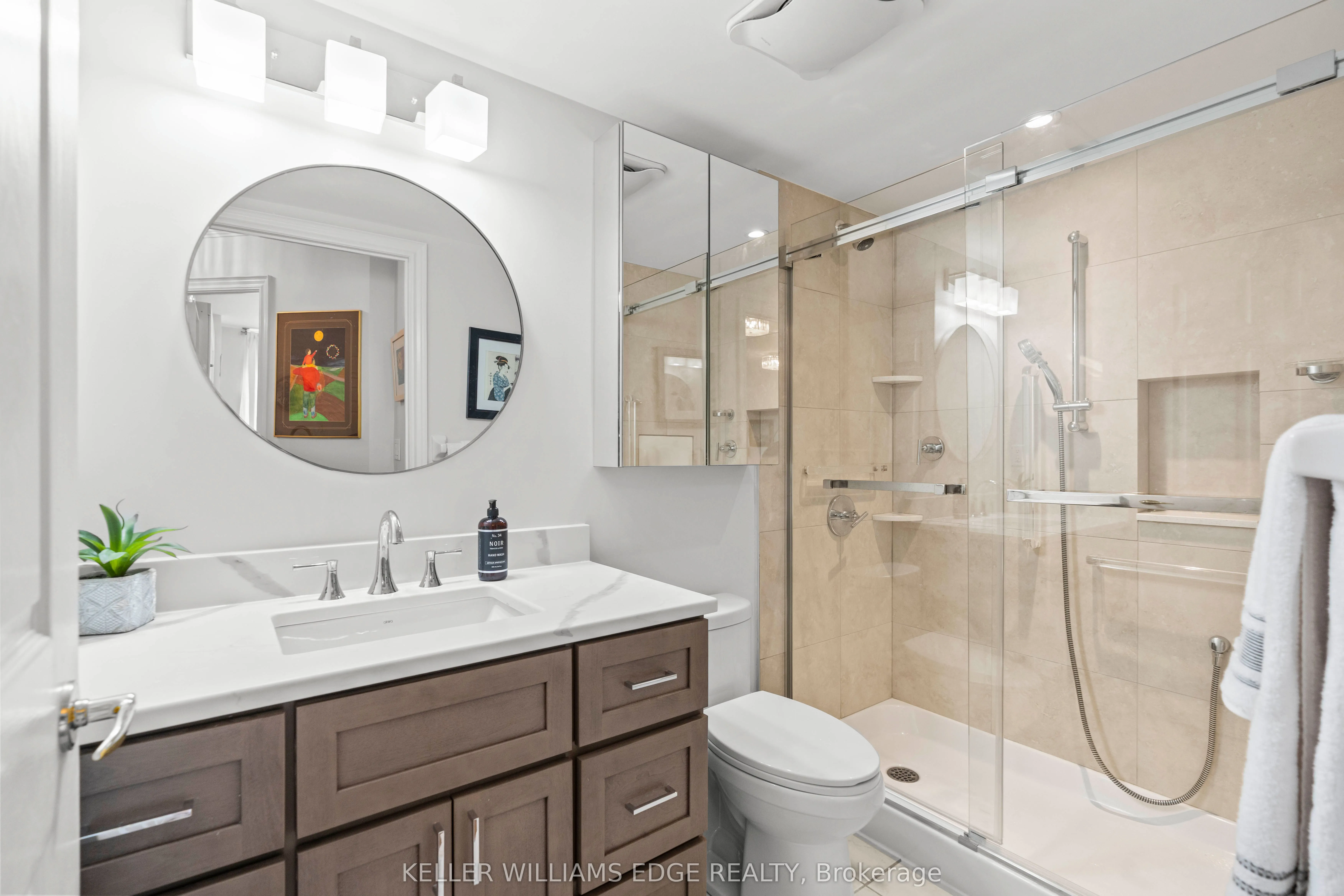 442 Maple Avenue, #401