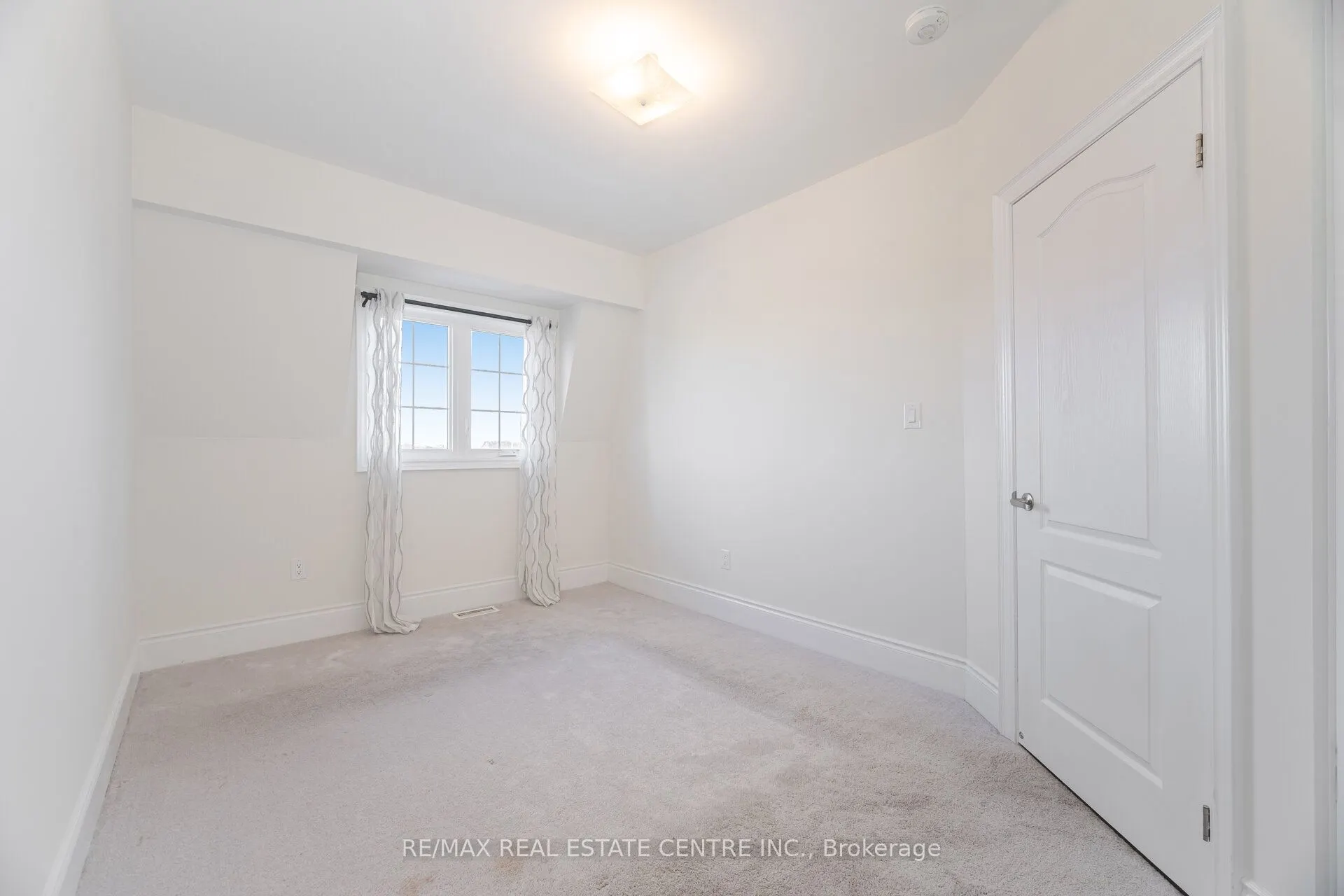 20 Foxsparrow Road