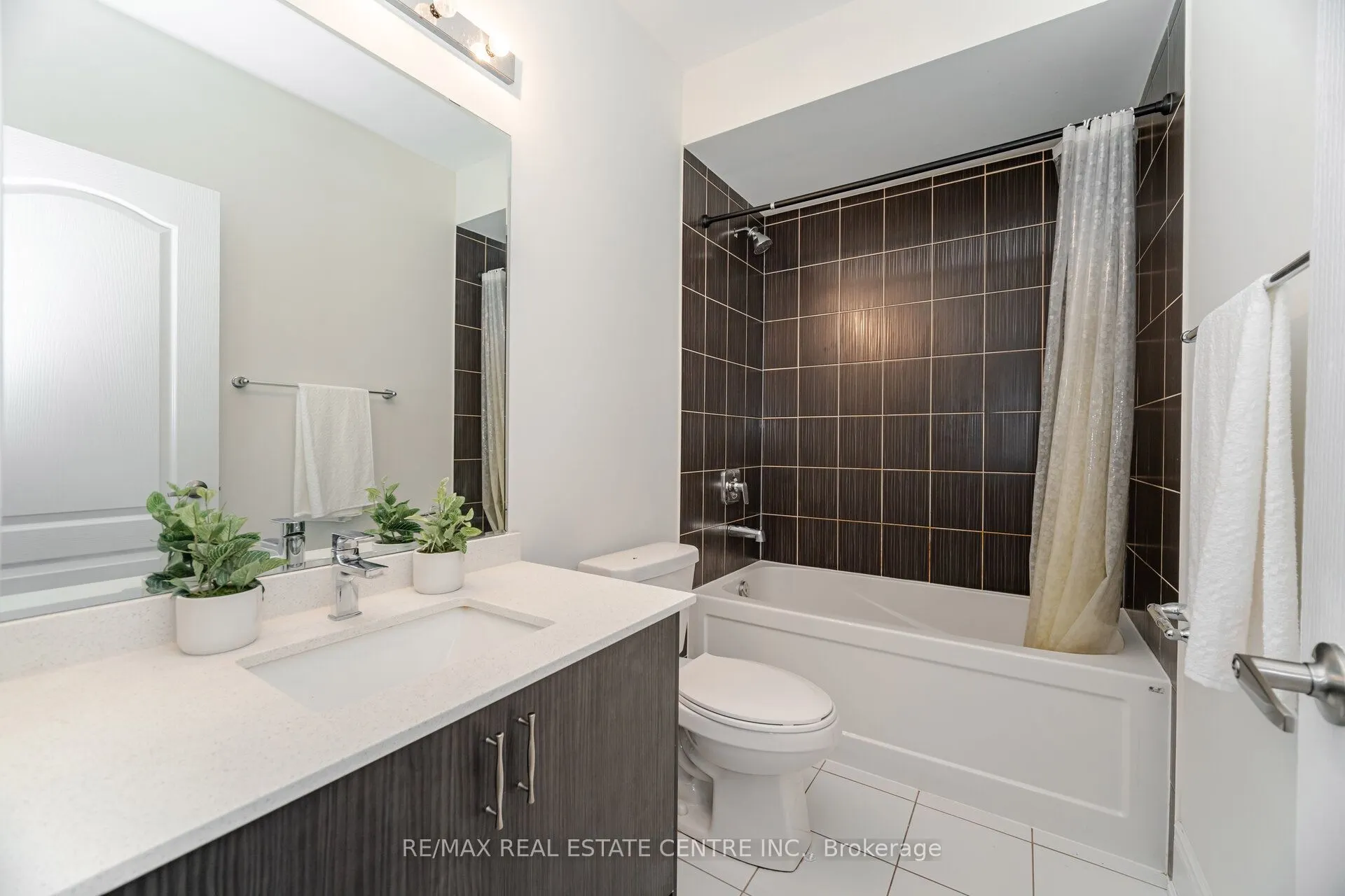 20 Foxsparrow Road