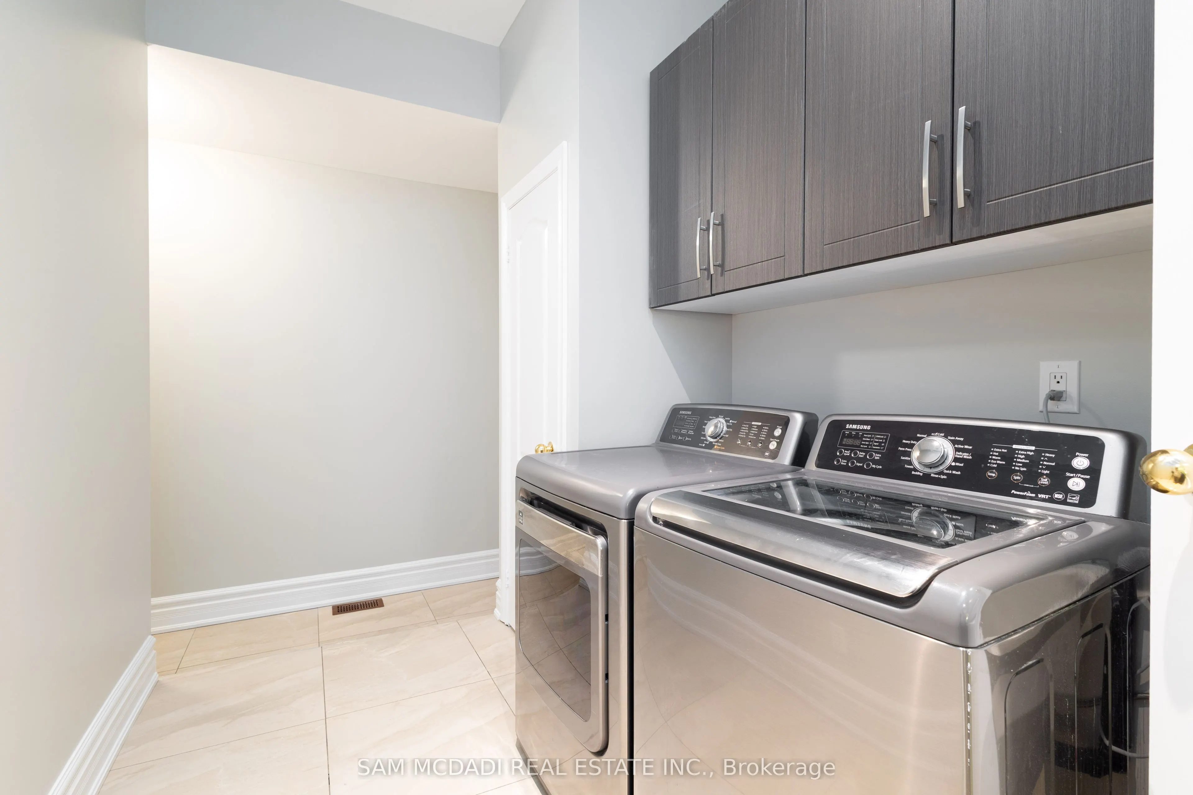 5572 Trailbank Drive