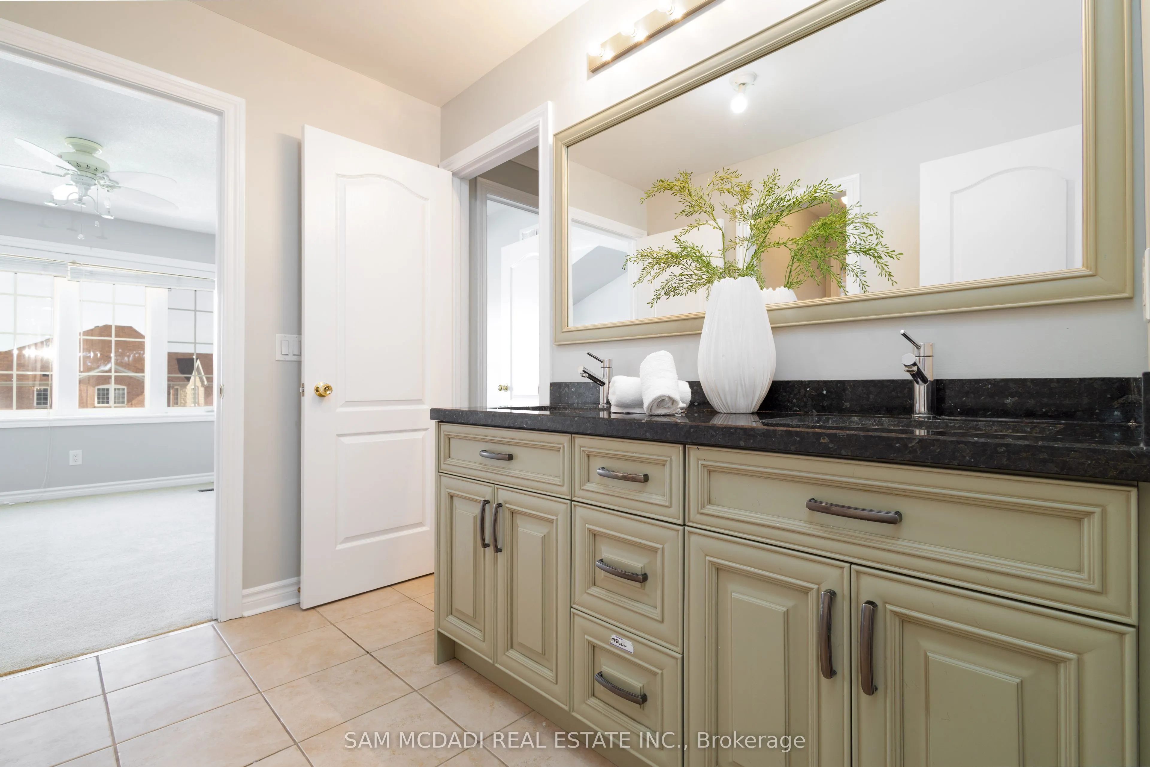 5572 Trailbank Drive