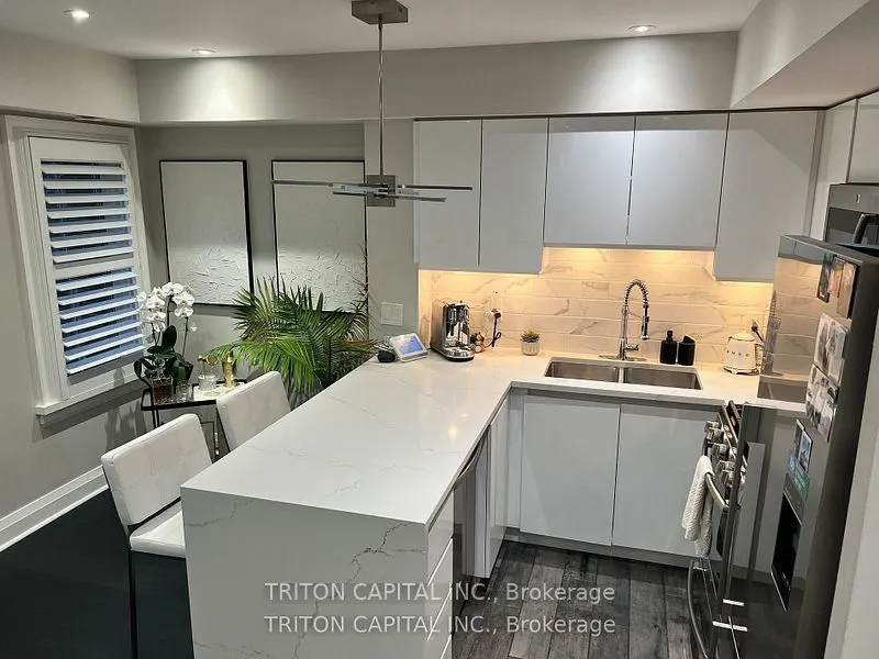 9 Windermere Avenue, #TH99