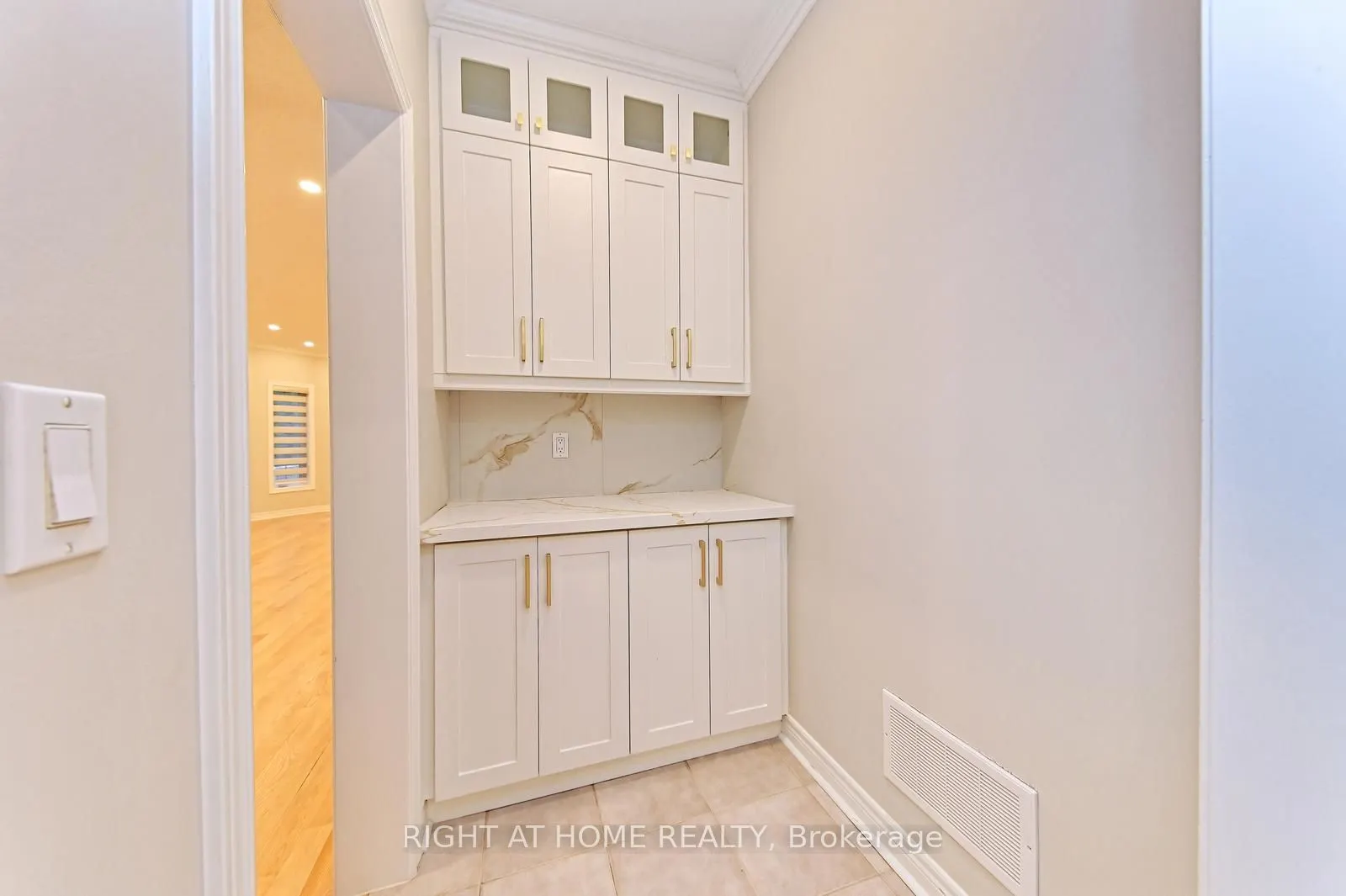 6843 Campbell Settler Court E