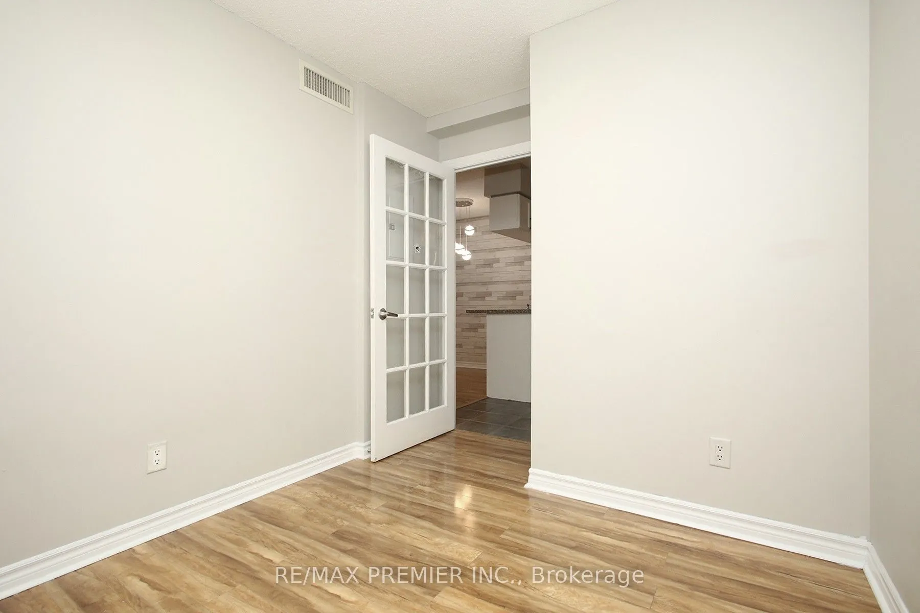 3888 Duke of York Boulevard, #1422