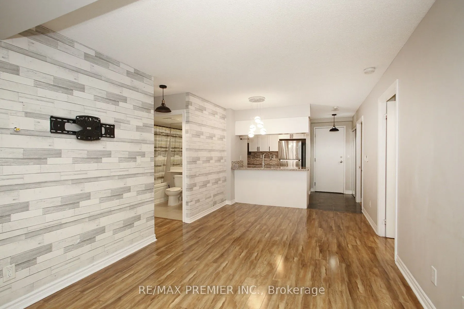 3888 Duke of York Boulevard, #1422