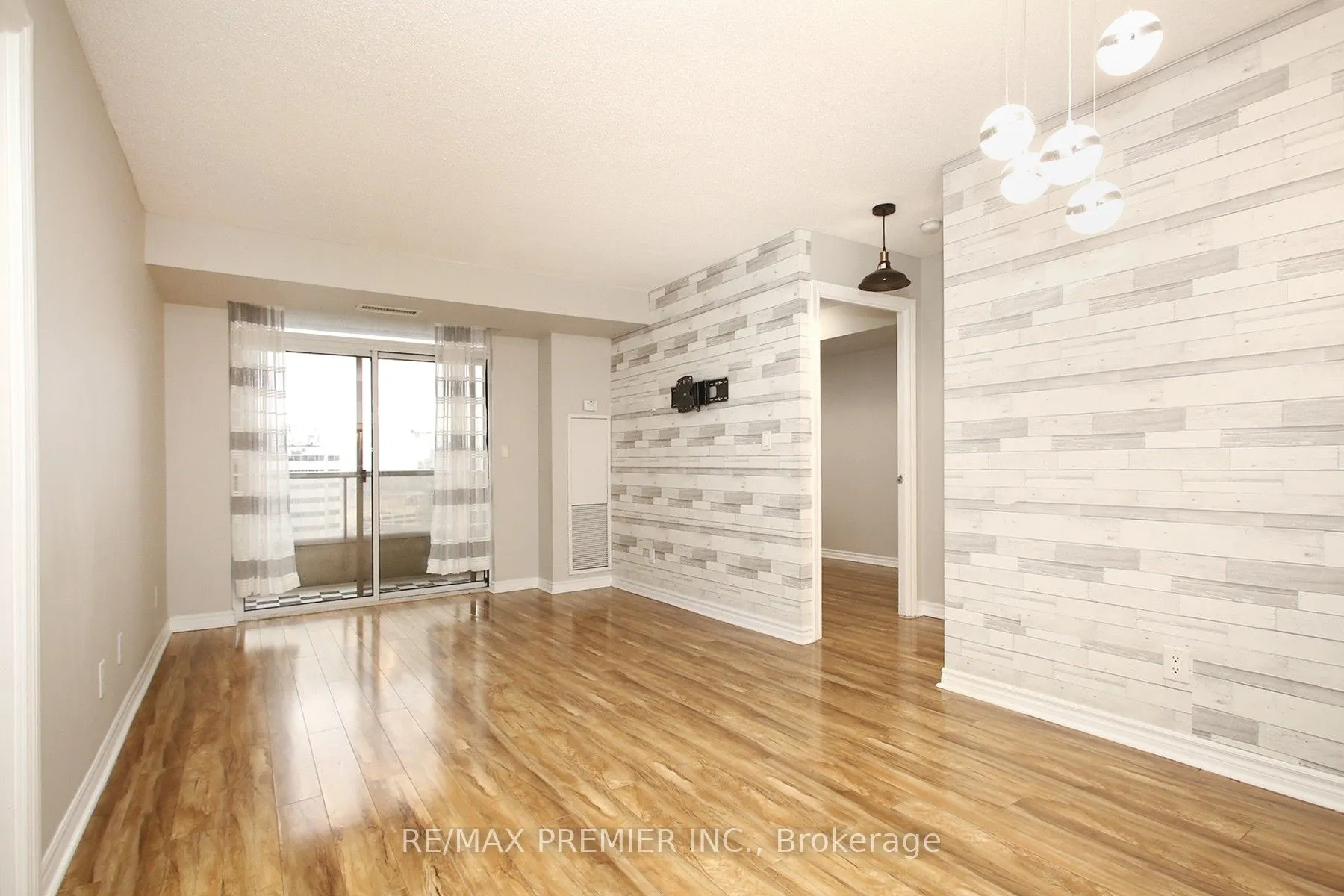 3888 Duke of York Boulevard, #1422