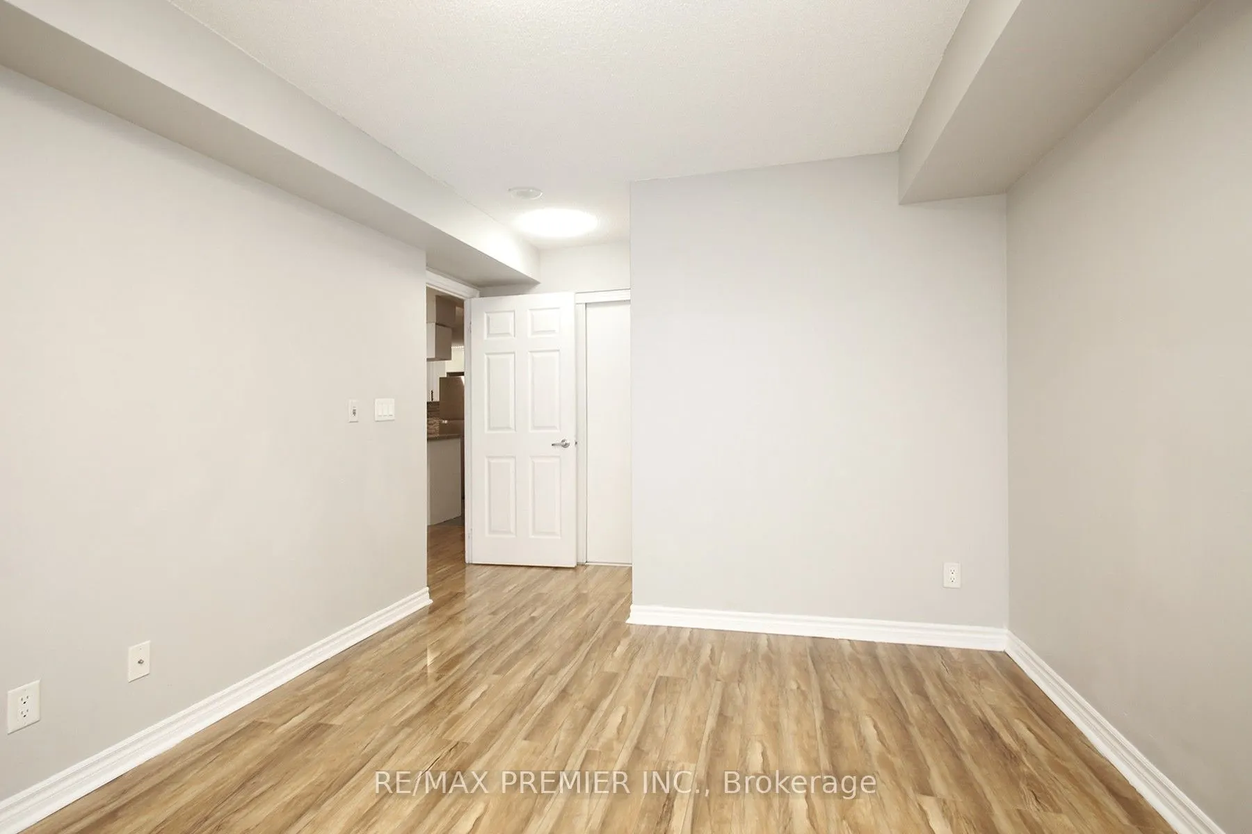 3888 Duke of York Boulevard, #1422