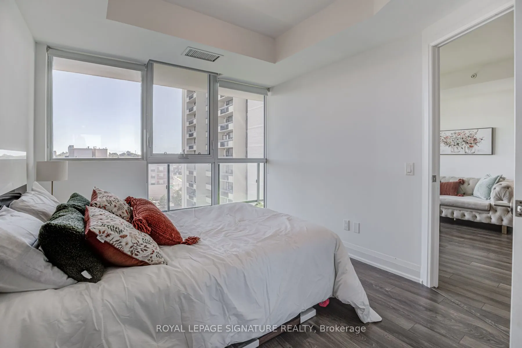 1461 Lawrence Avenue W, #808