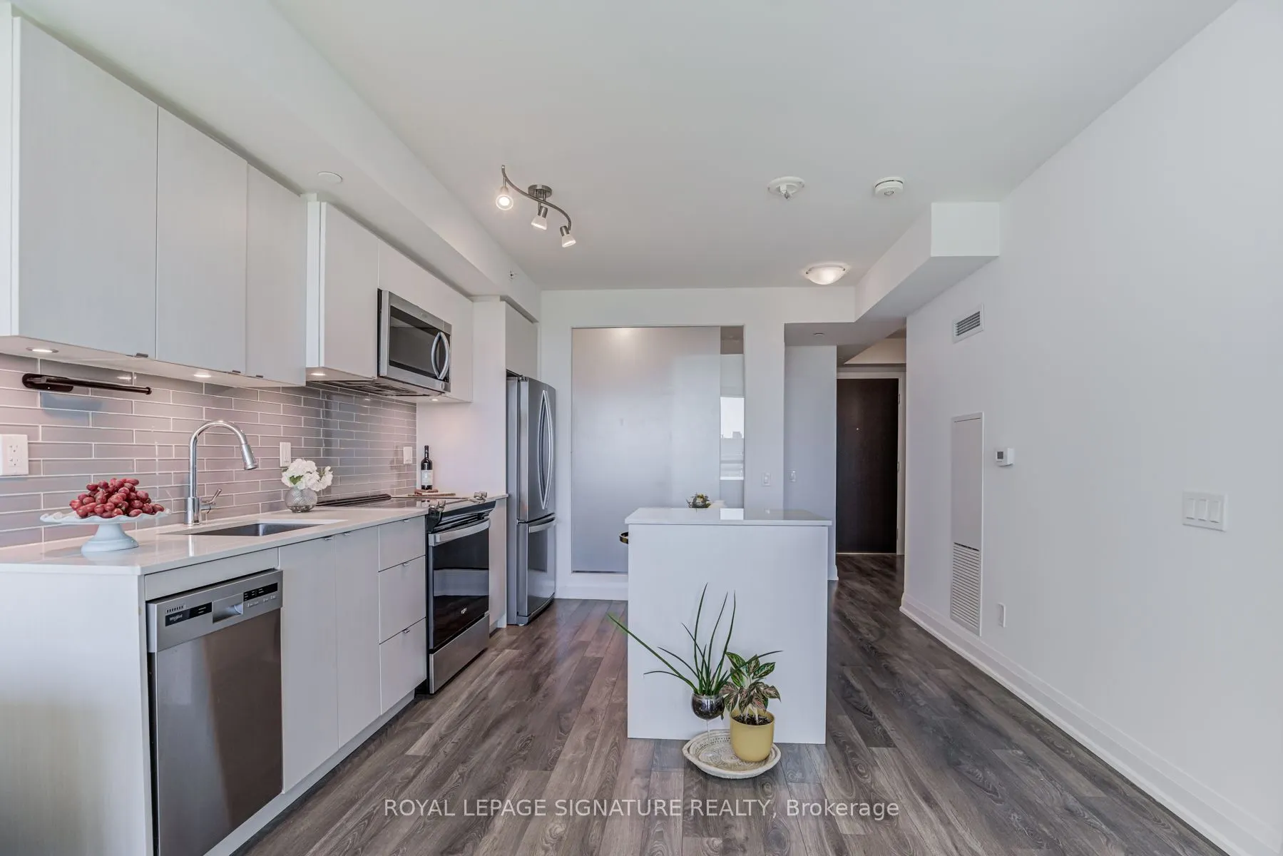 1461 Lawrence Avenue W, #808