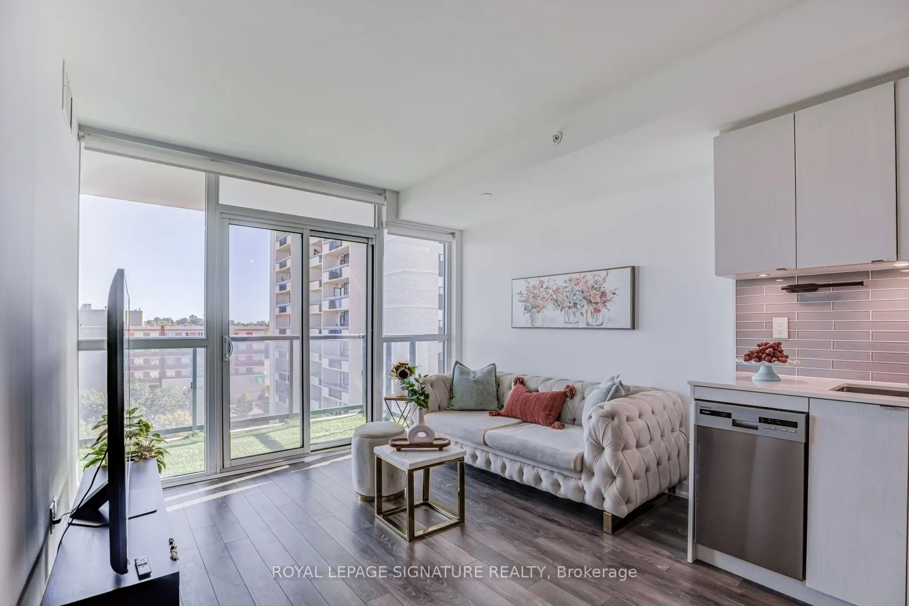 1461 Lawrence Avenue W, #808