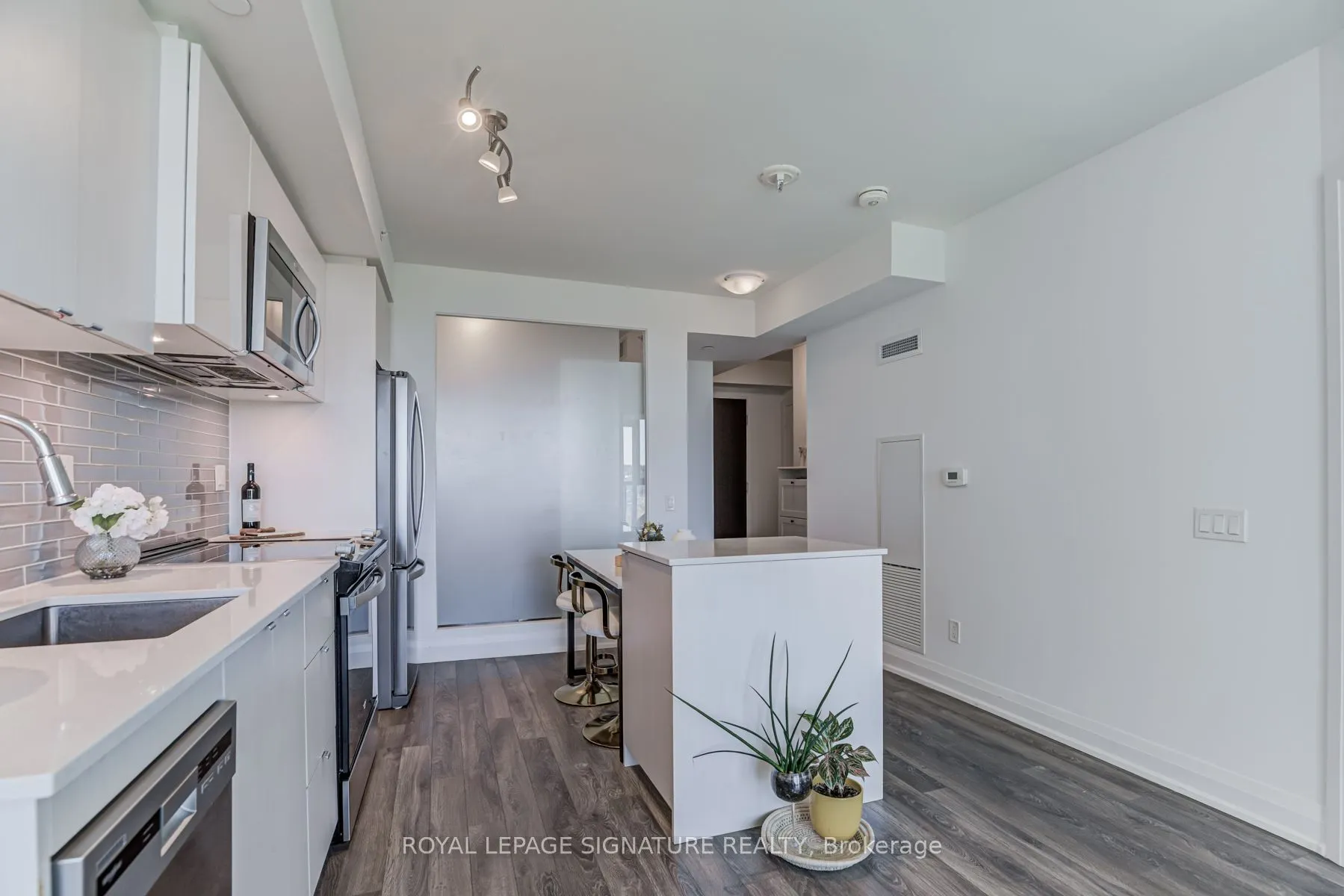 1461 Lawrence Avenue W, #808