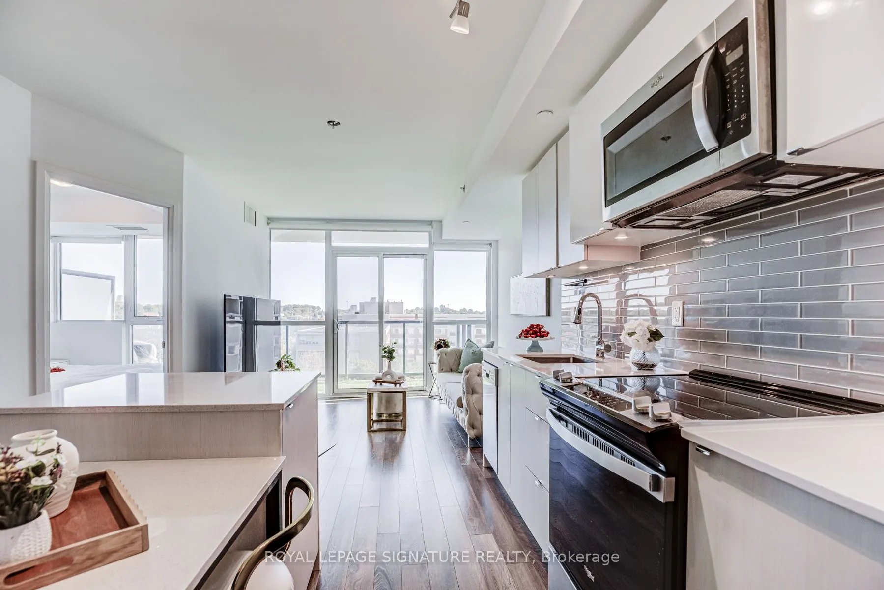 1461 Lawrence Avenue W, #808