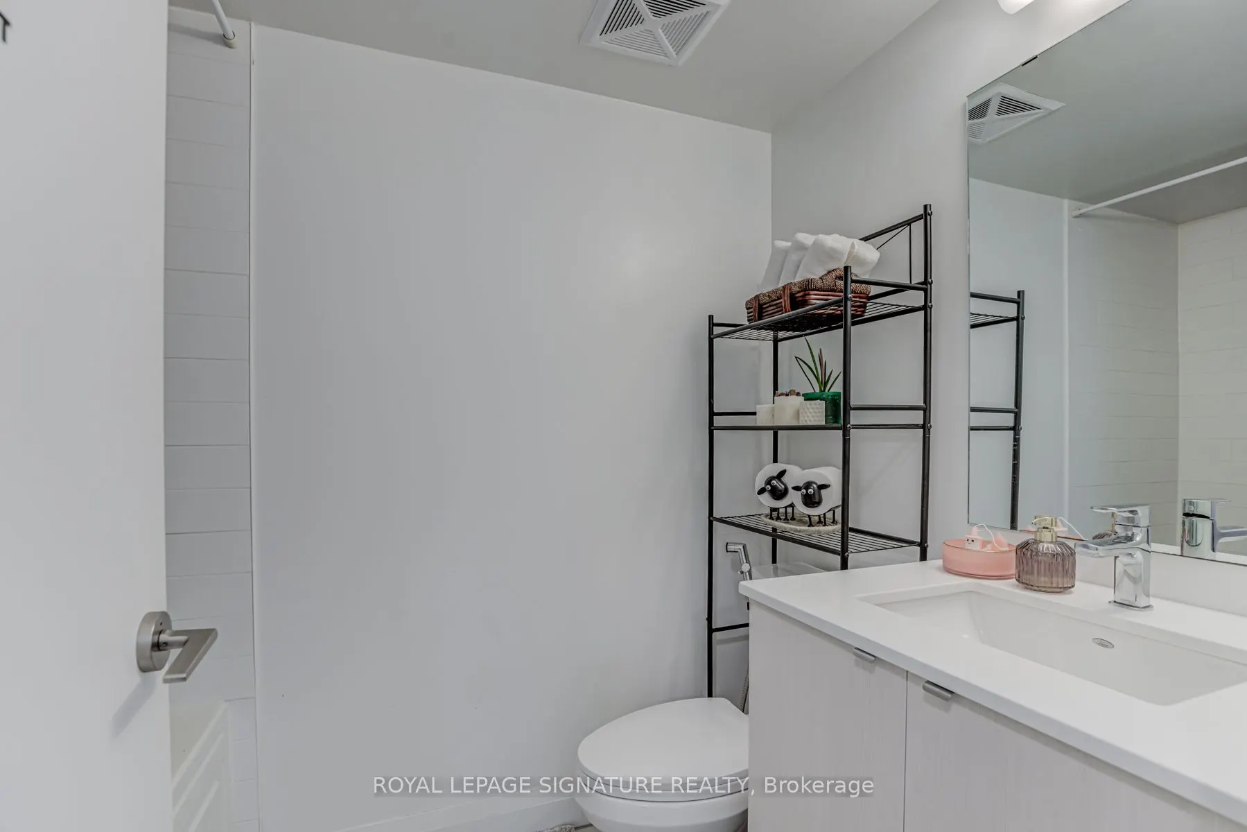 1461 Lawrence Avenue W, #808