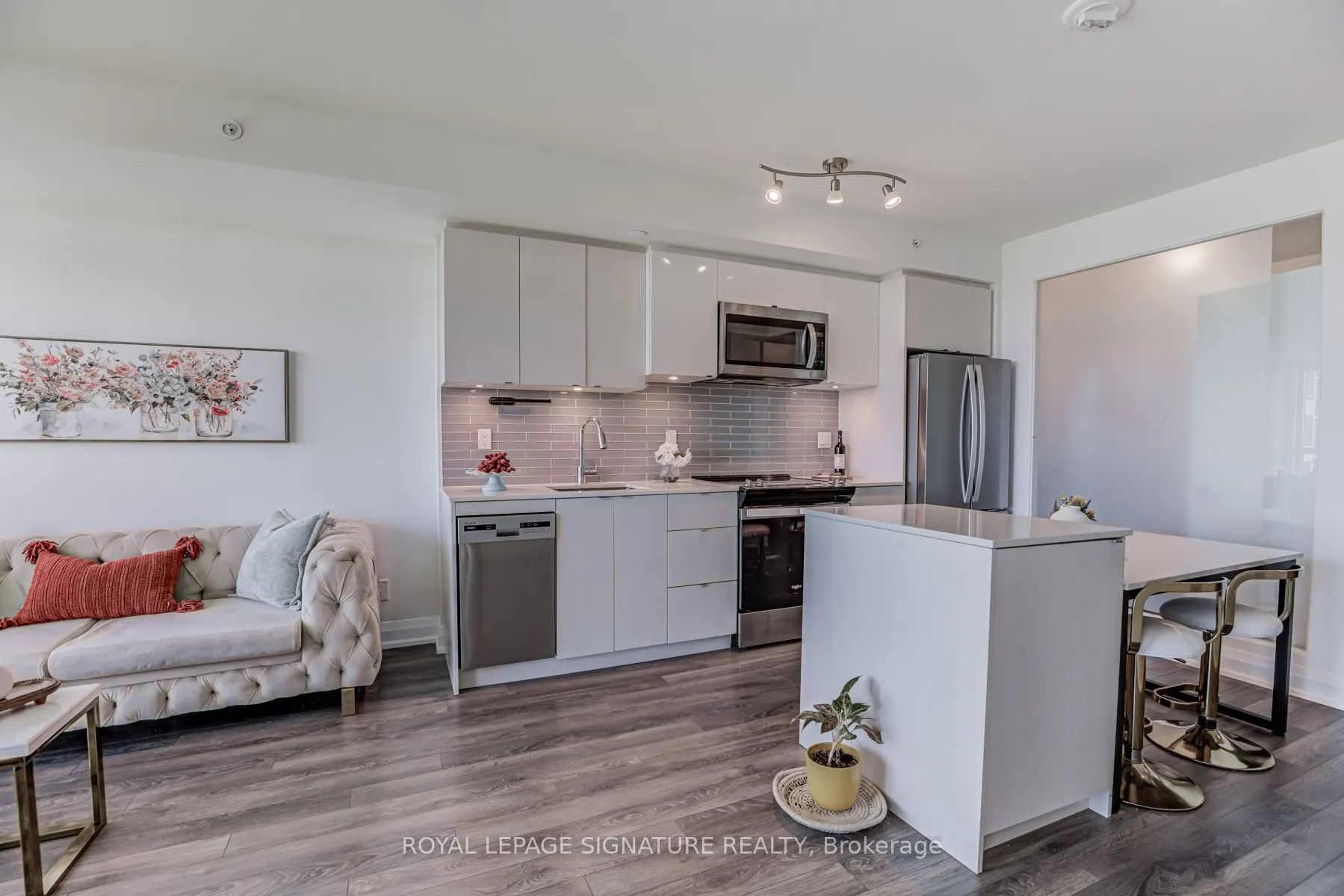 1461 Lawrence Avenue W, #808