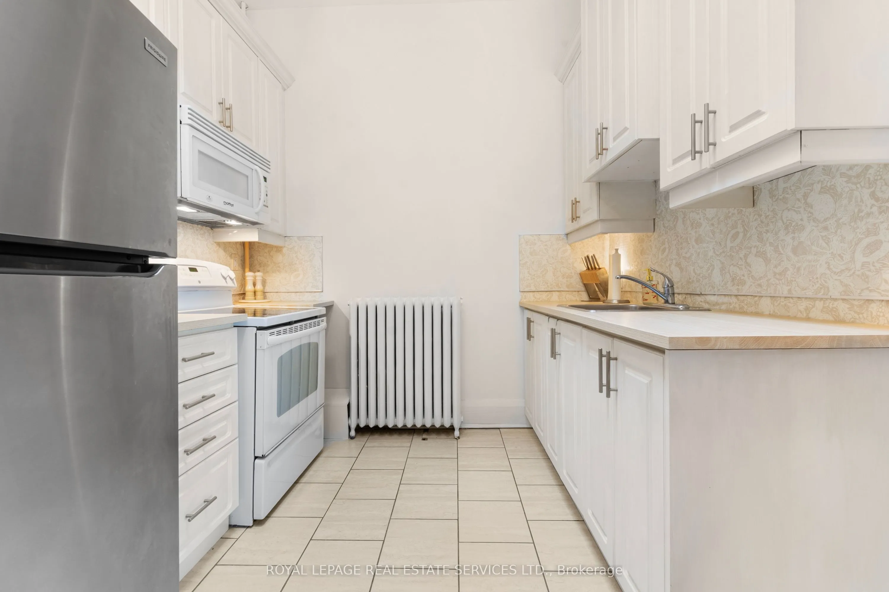 179 Lakeshore Road E, #2