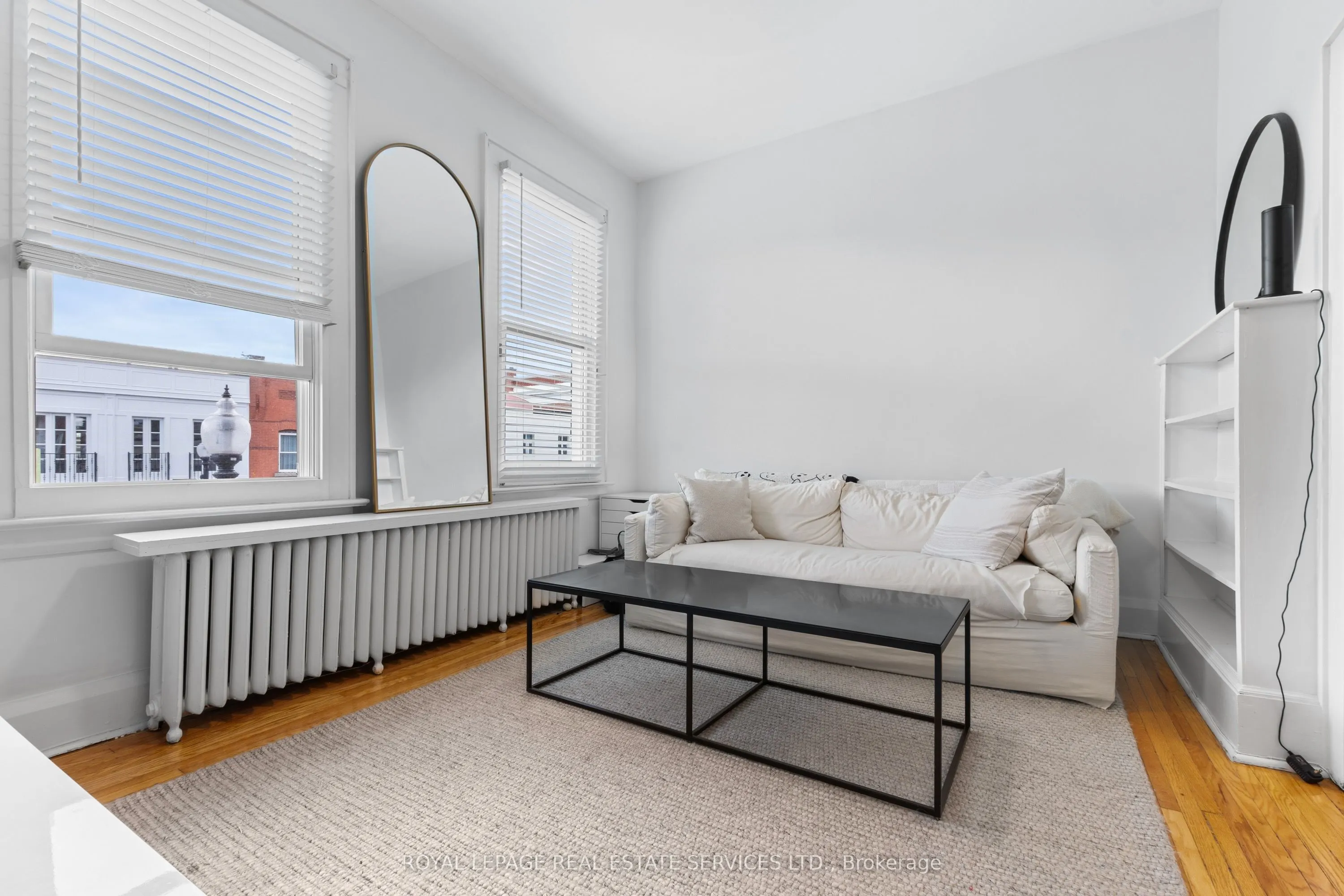 179 Lakeshore Road E, #2