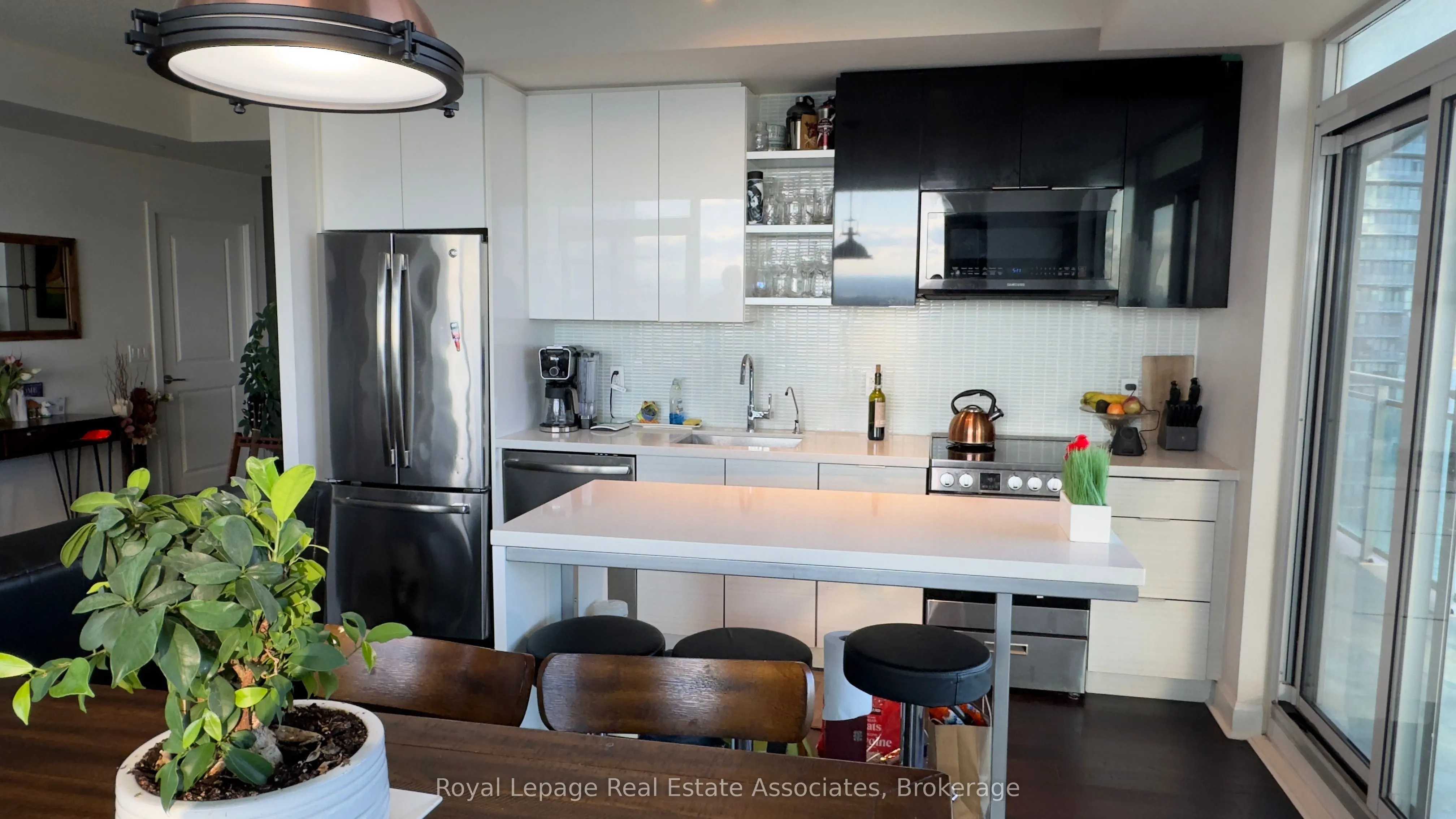 33 Shore Breeze Drive, #3010