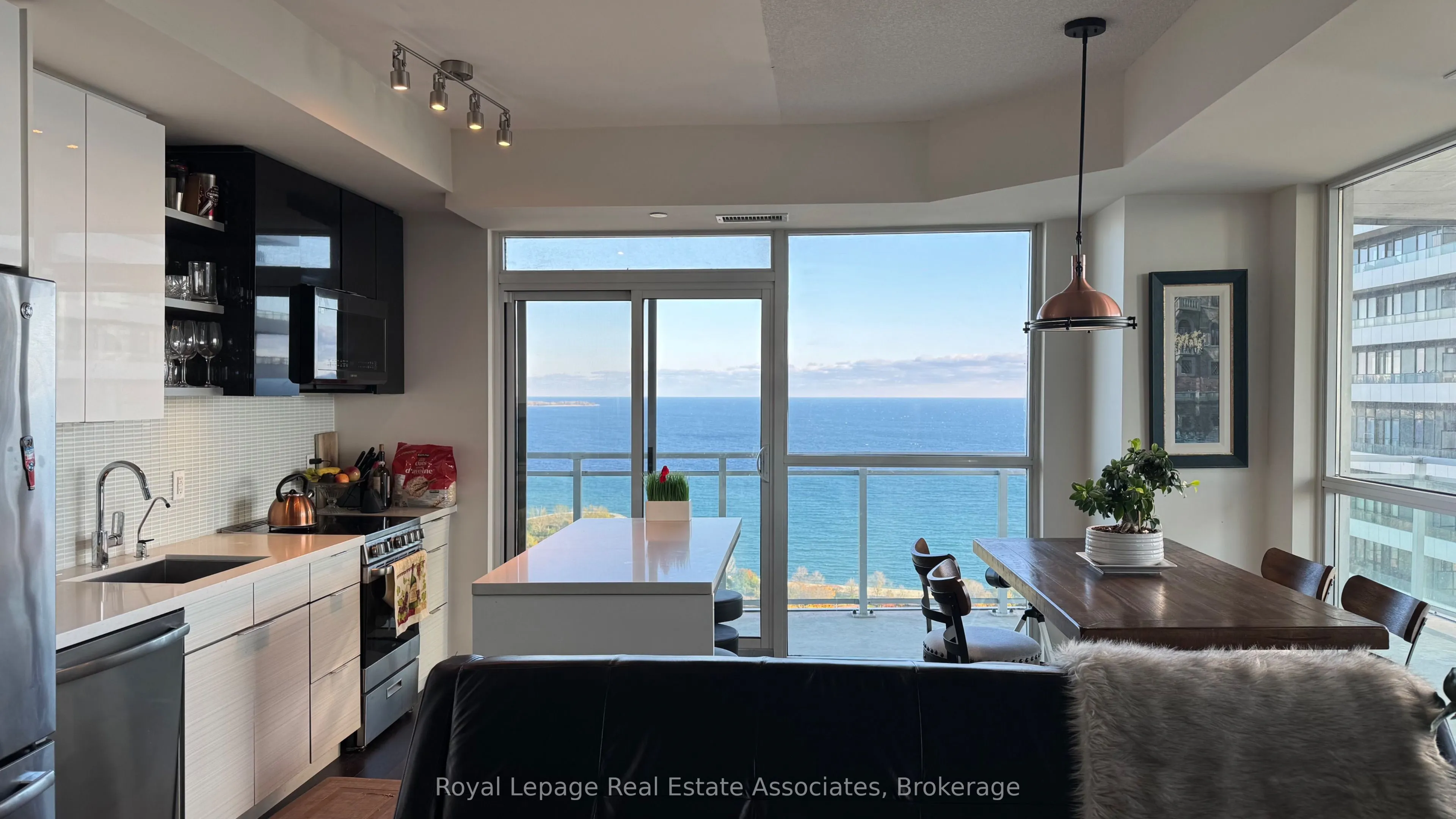 33 Shore Breeze Drive, #3010