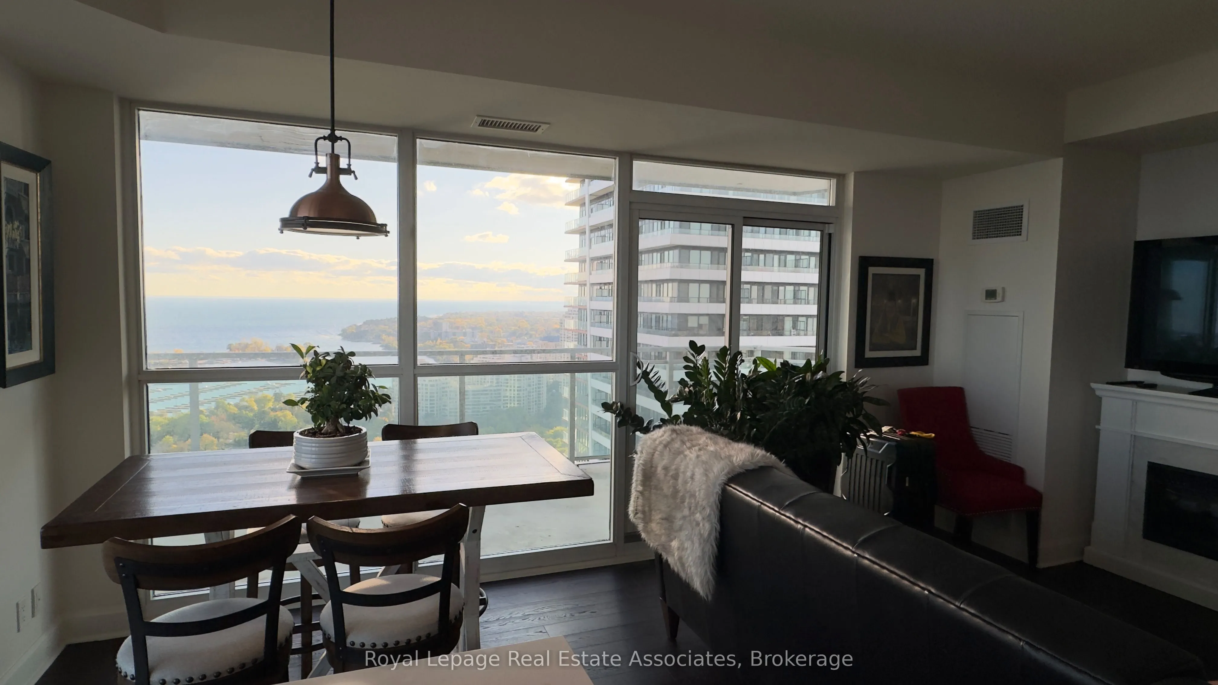 33 Shore Breeze Drive, #3010