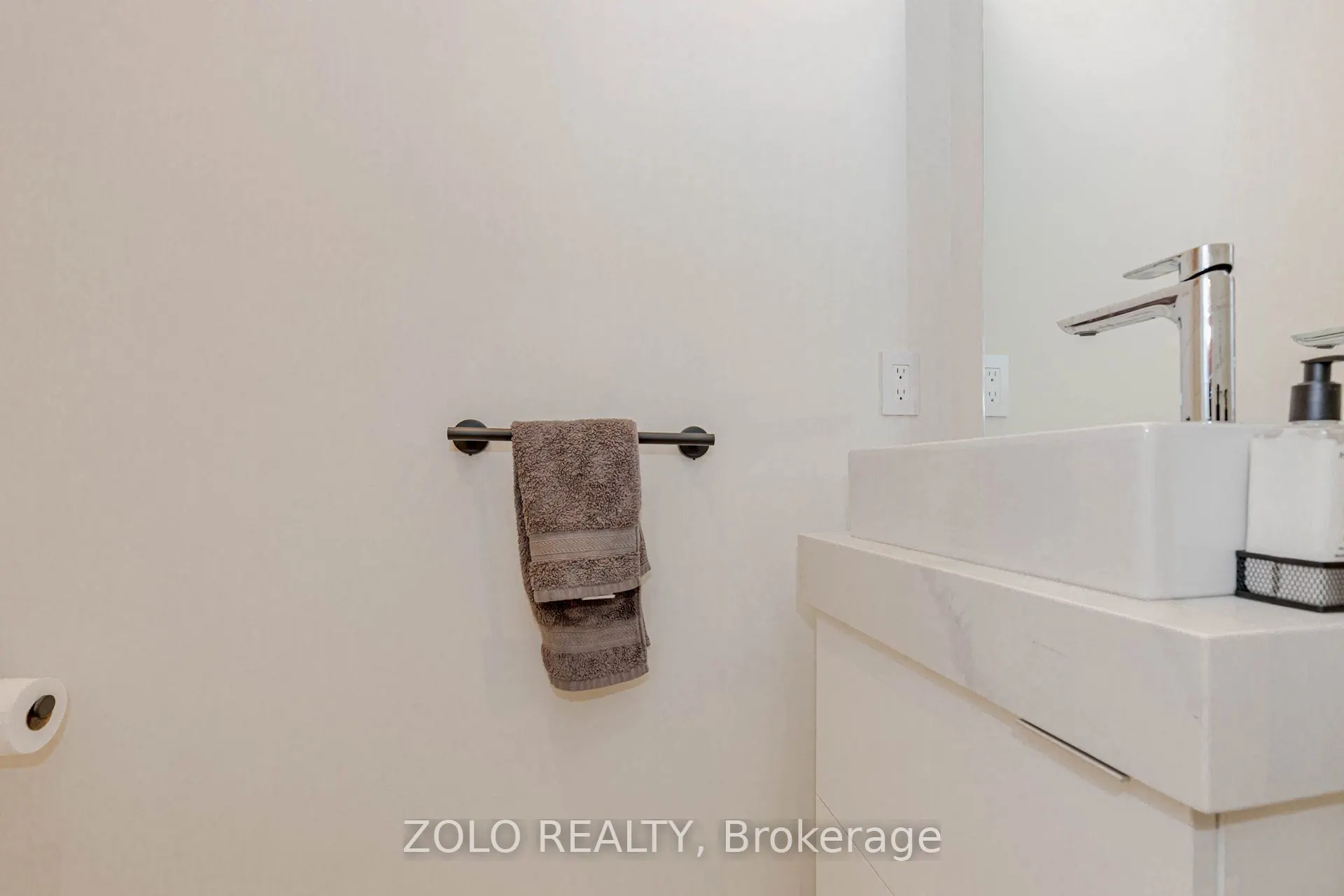 123 Maurice Drive, #208