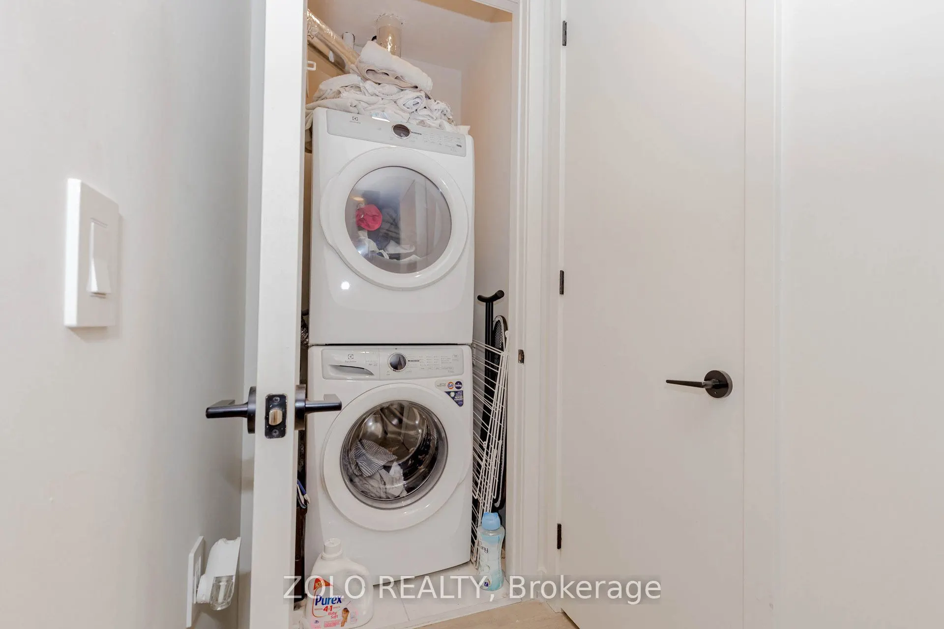 123 Maurice Drive, #208