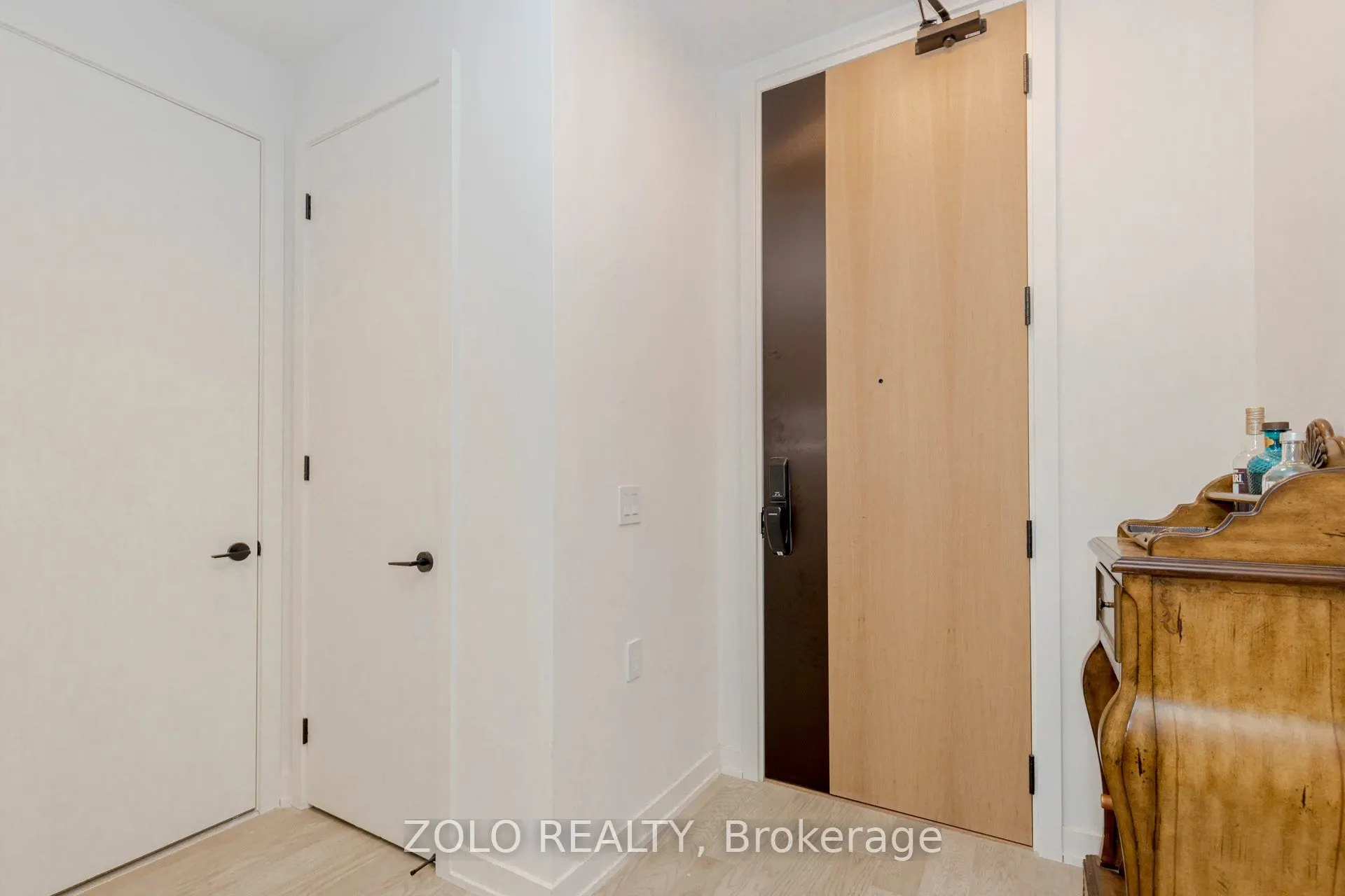 123 Maurice Drive, #208