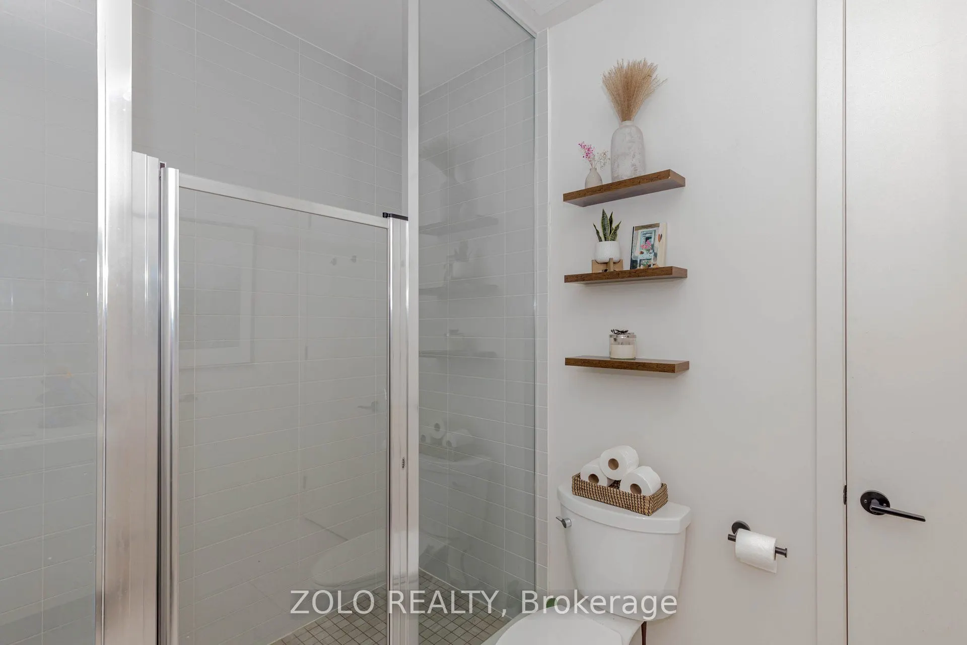 123 Maurice Drive, #208