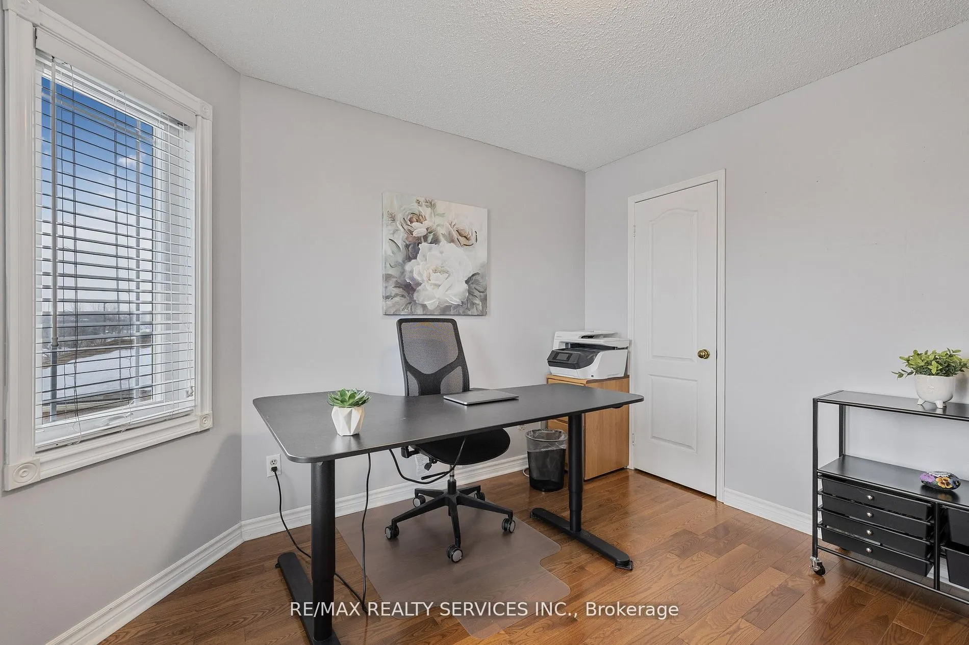 24 Royal Valley Drive