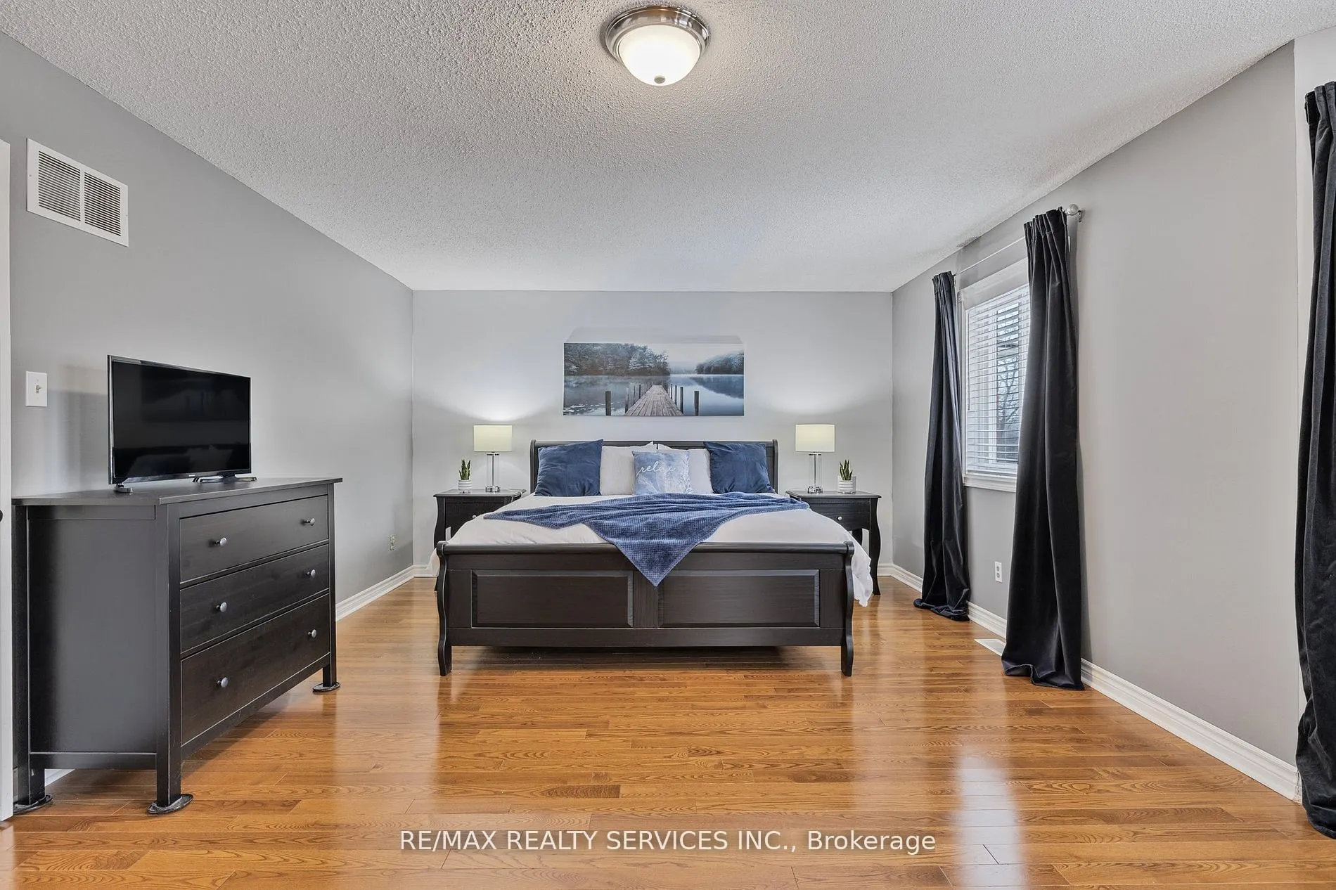 24 Royal Valley Drive