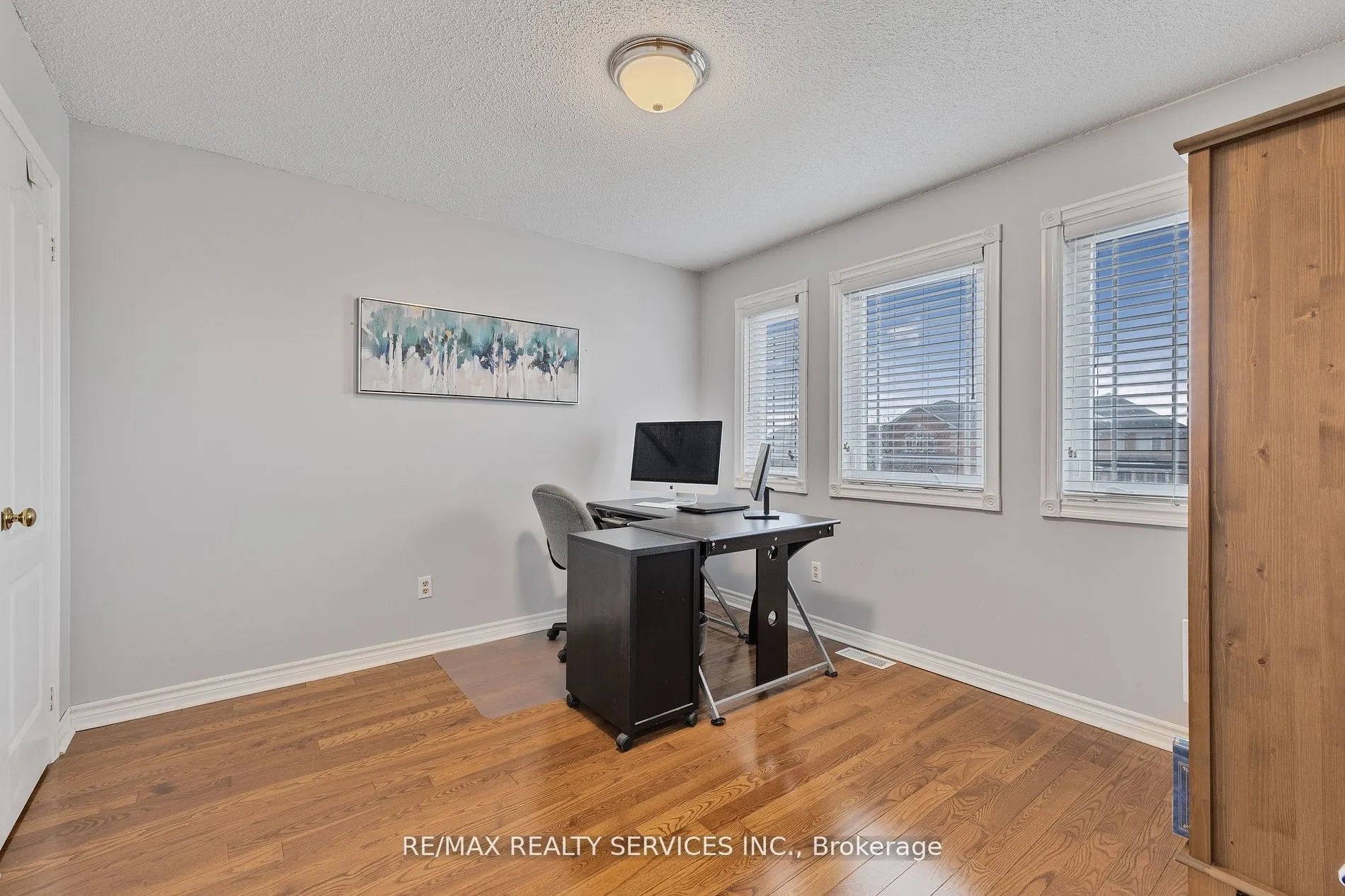 24 Royal Valley Drive