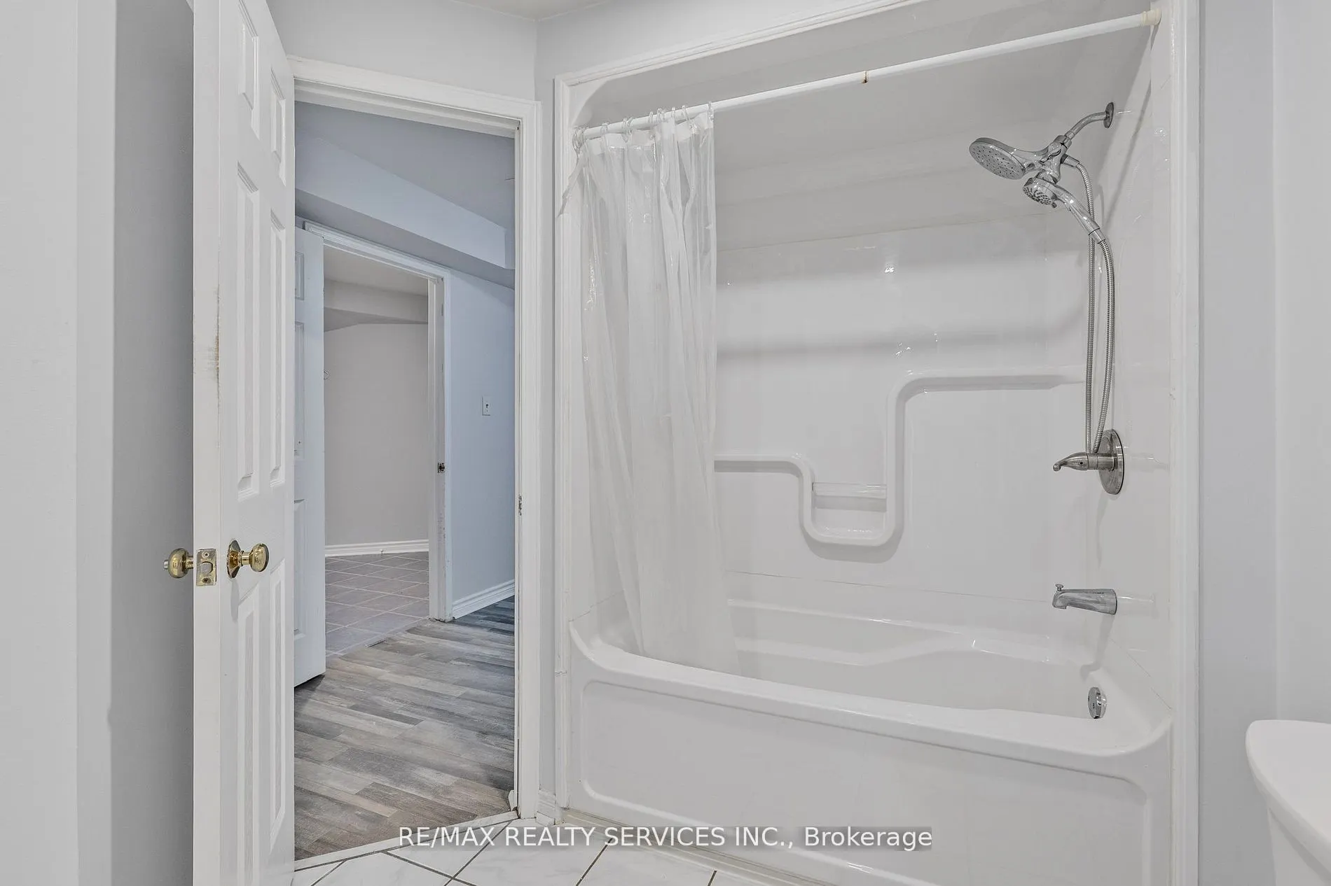 24 Royal Valley Drive