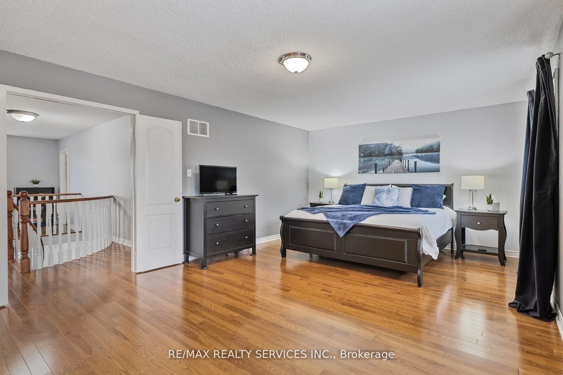 24 Royal Valley Drive