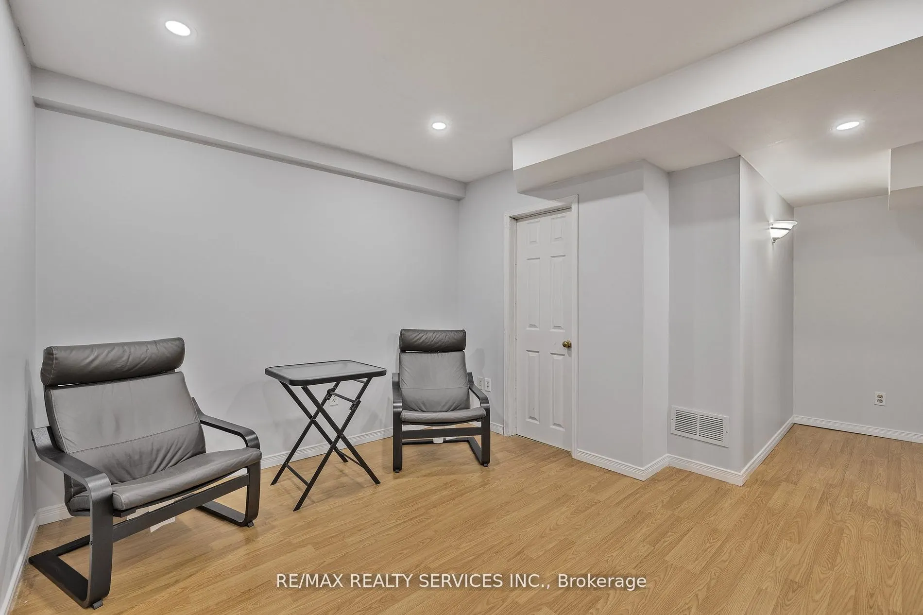 24 Royal Valley Drive