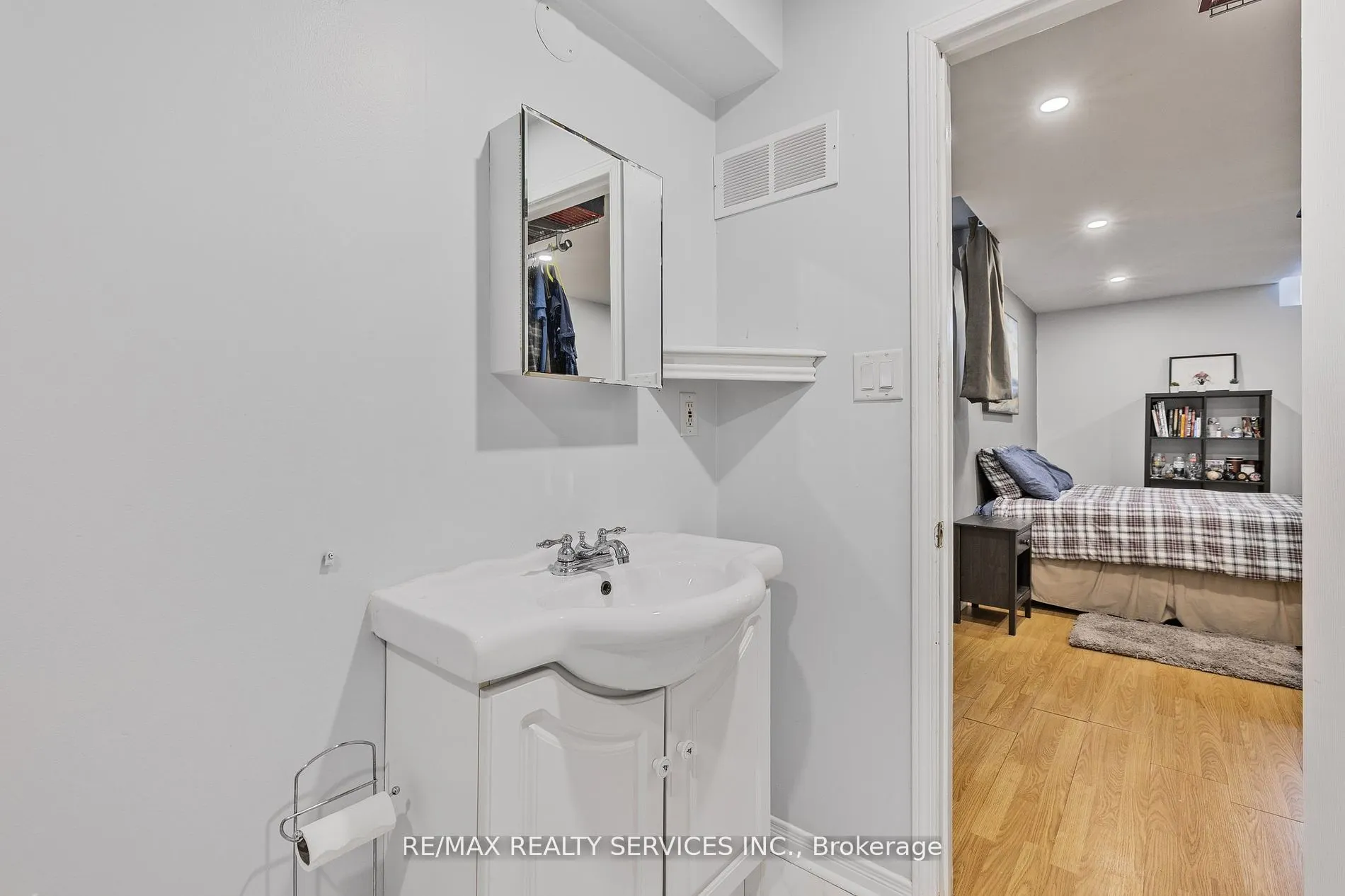 24 Royal Valley Drive