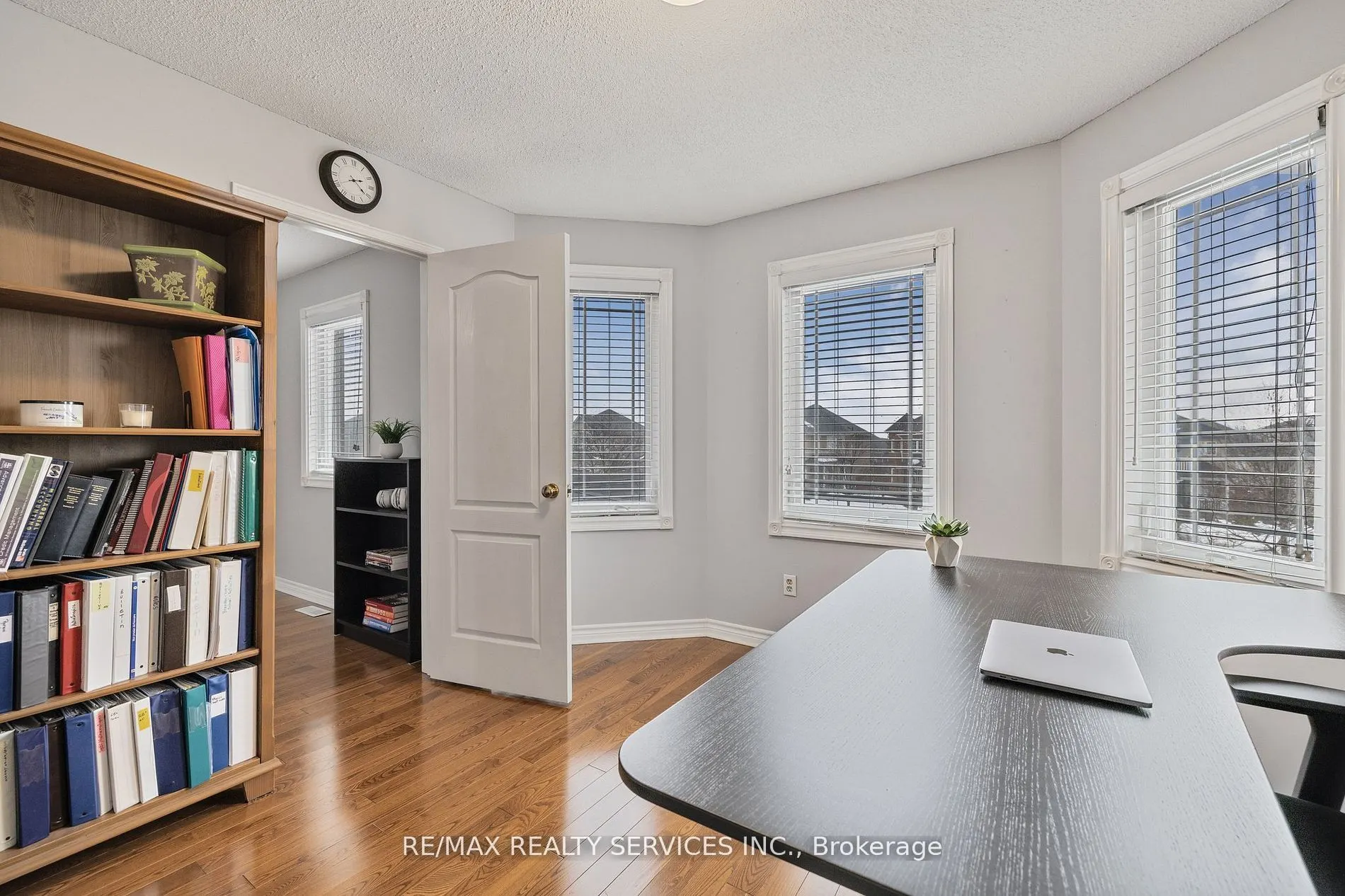 24 Royal Valley Drive