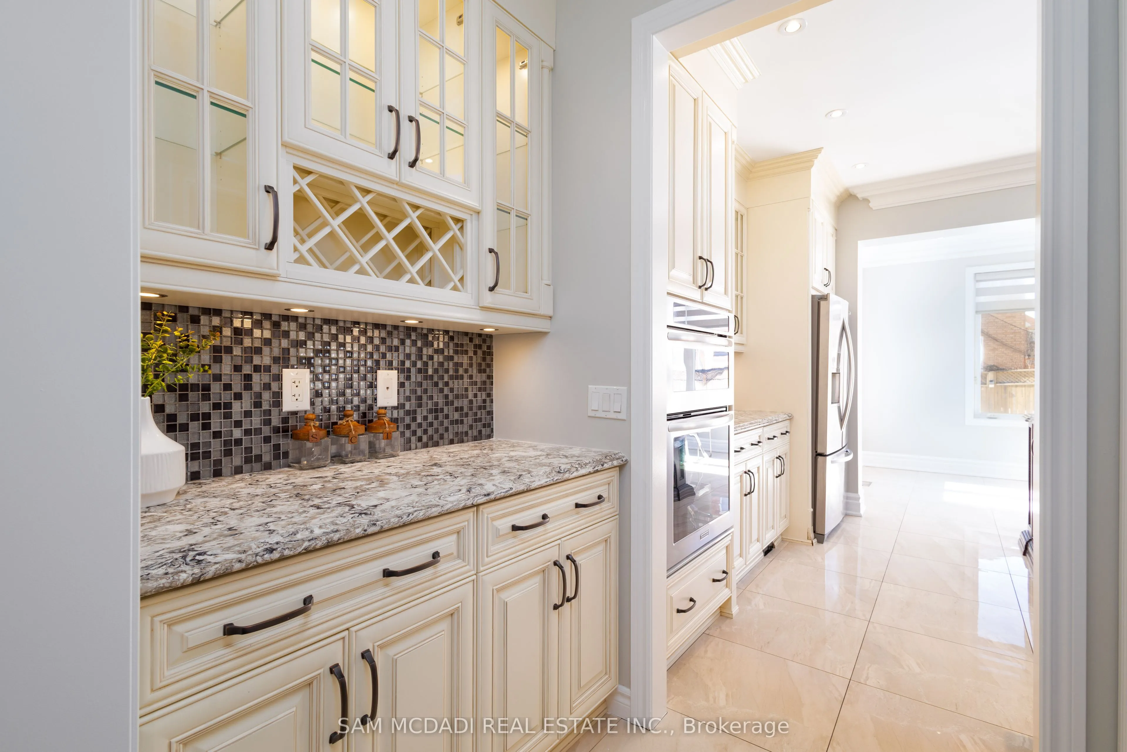 5572 Trailbank Drive