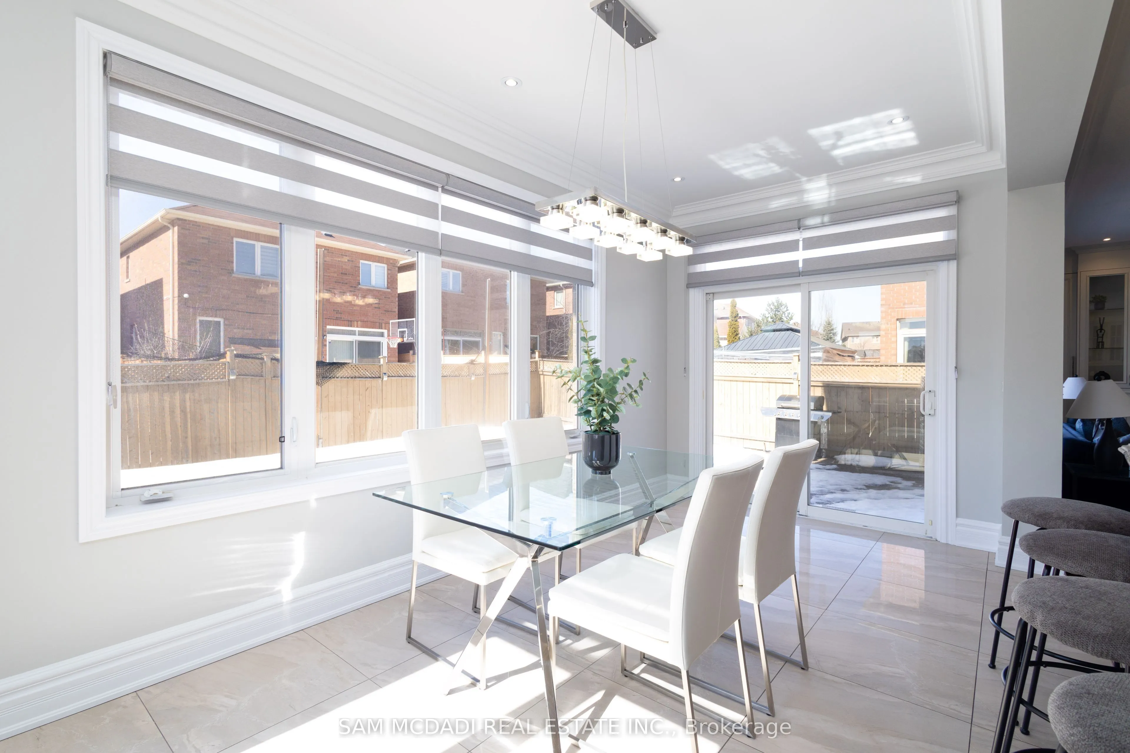 5572 Trailbank Drive