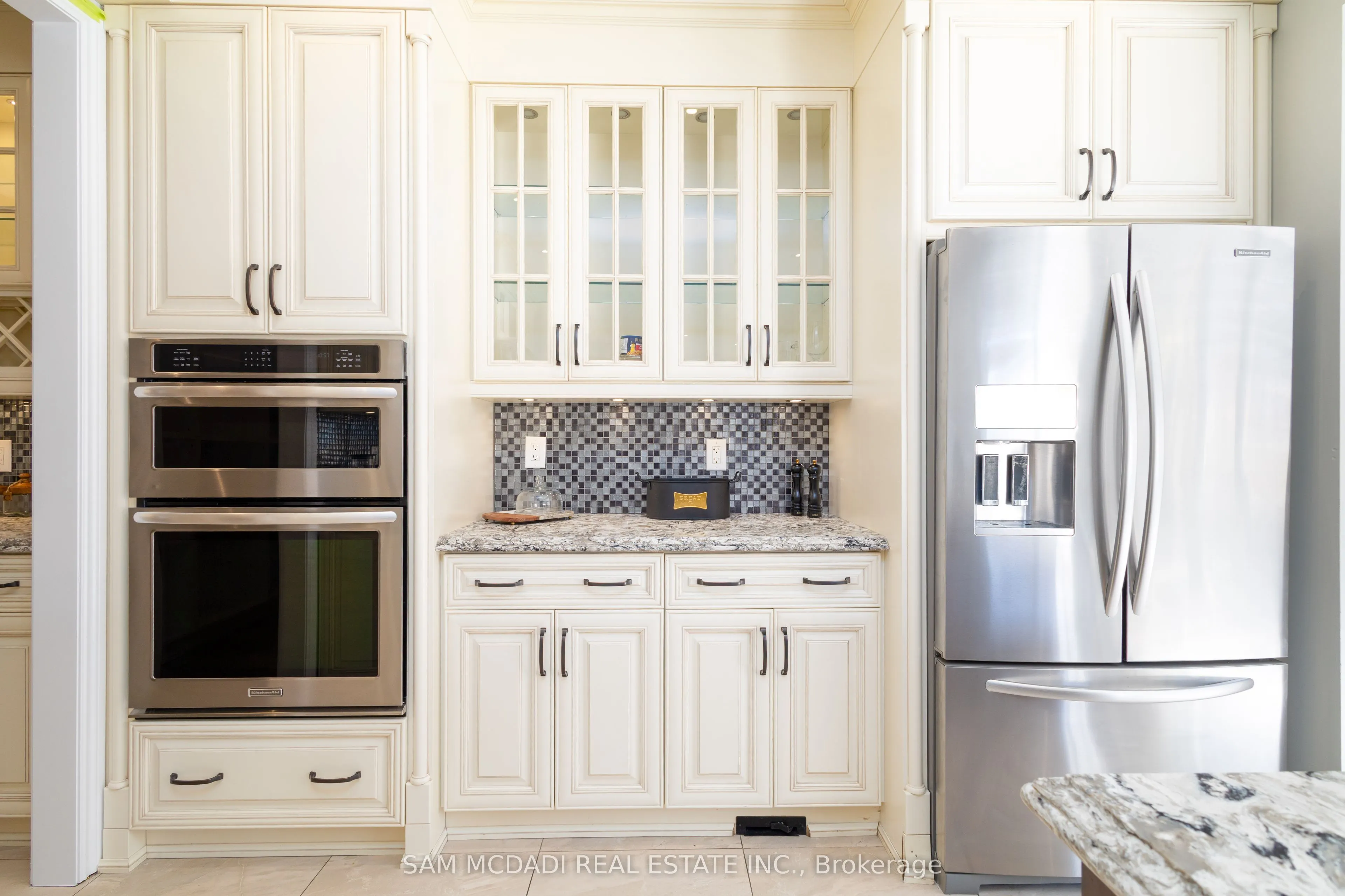 5572 Trailbank Drive