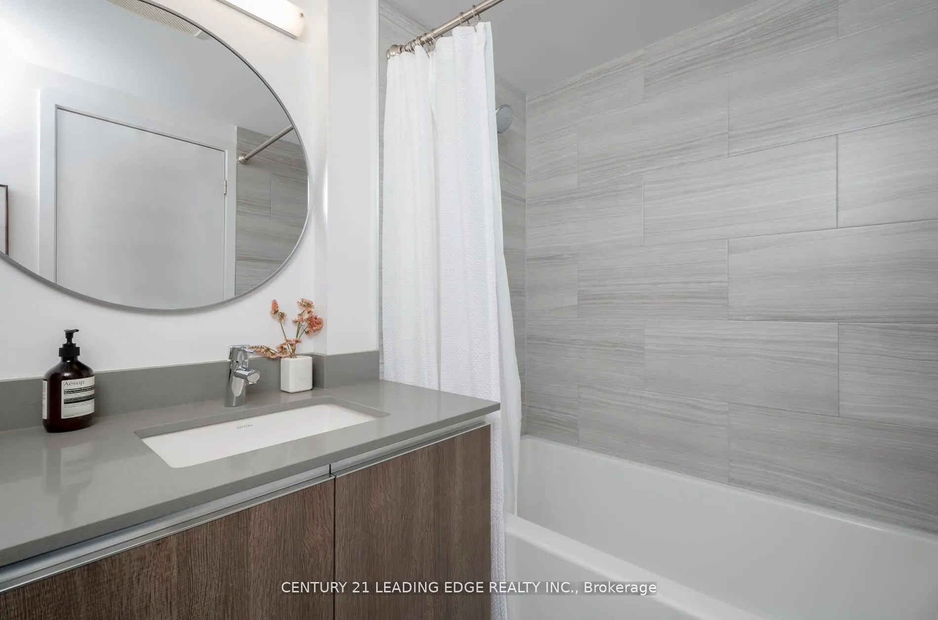 441 Jane Street, #204