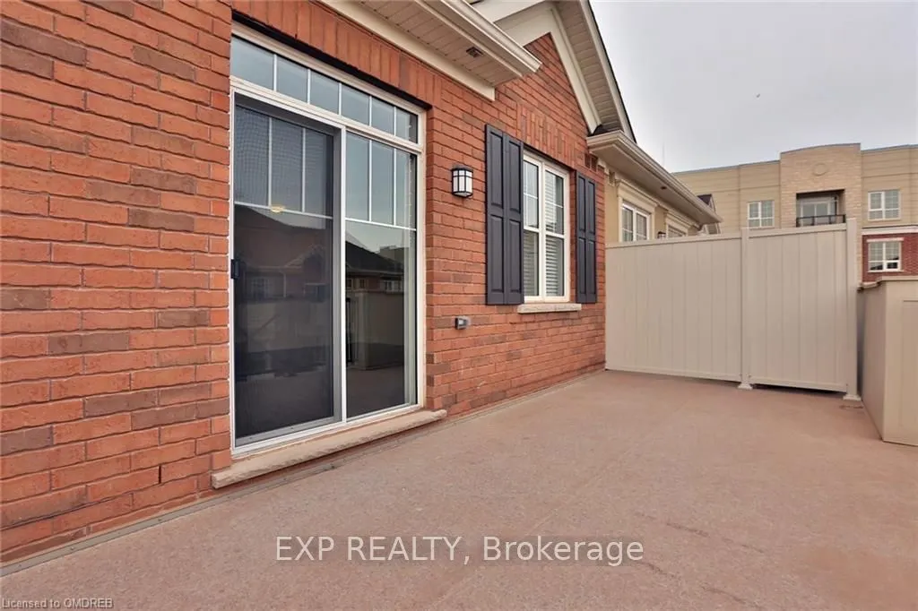 2339 Sawgrass Drive, #306