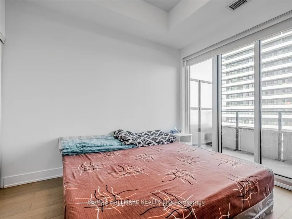 30 Shore Breeze Drive, #1217