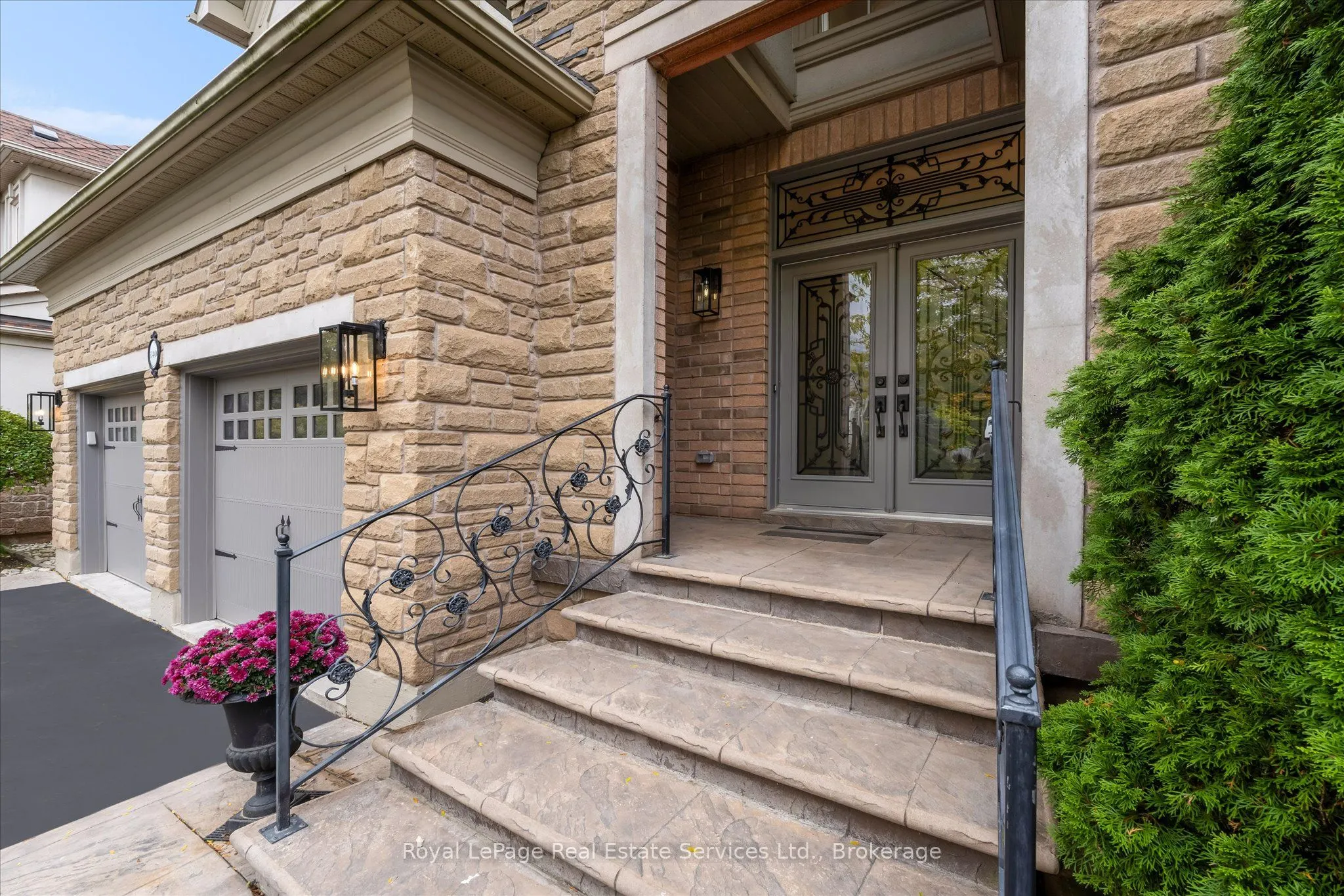 3340 Mistwell Crescent