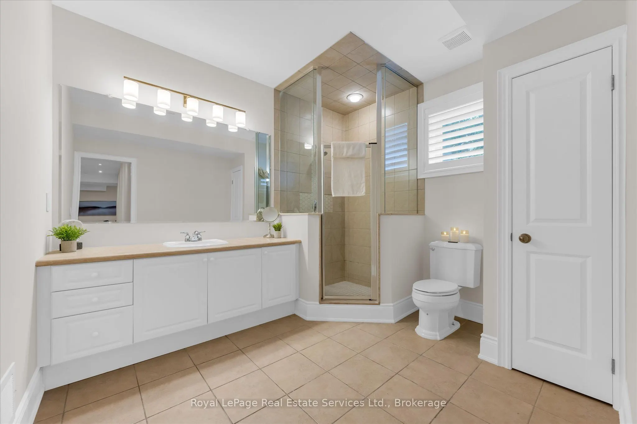 3340 Mistwell Crescent